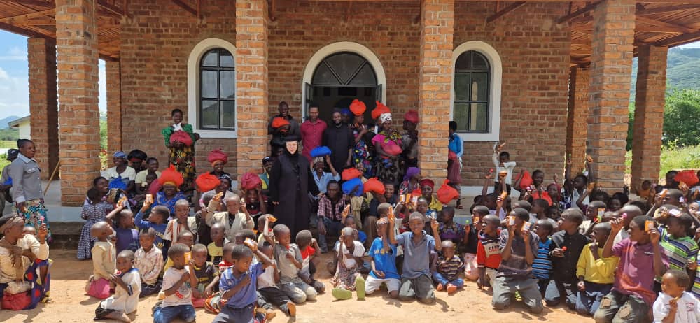 Sfânta Liturghie și pomenire la Parohia Sfântul Partenie din Mkombe