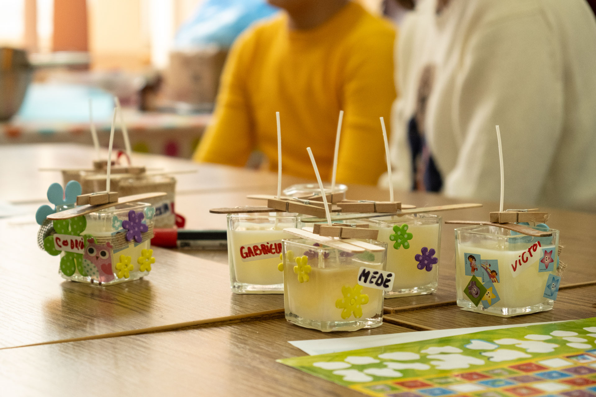 Elevii Liceului Varlaam Mitropolitul din Iași au trăit bucuria dăruirii alături de copiii de la Școala Gimnazială Specială „C. Păunescu”