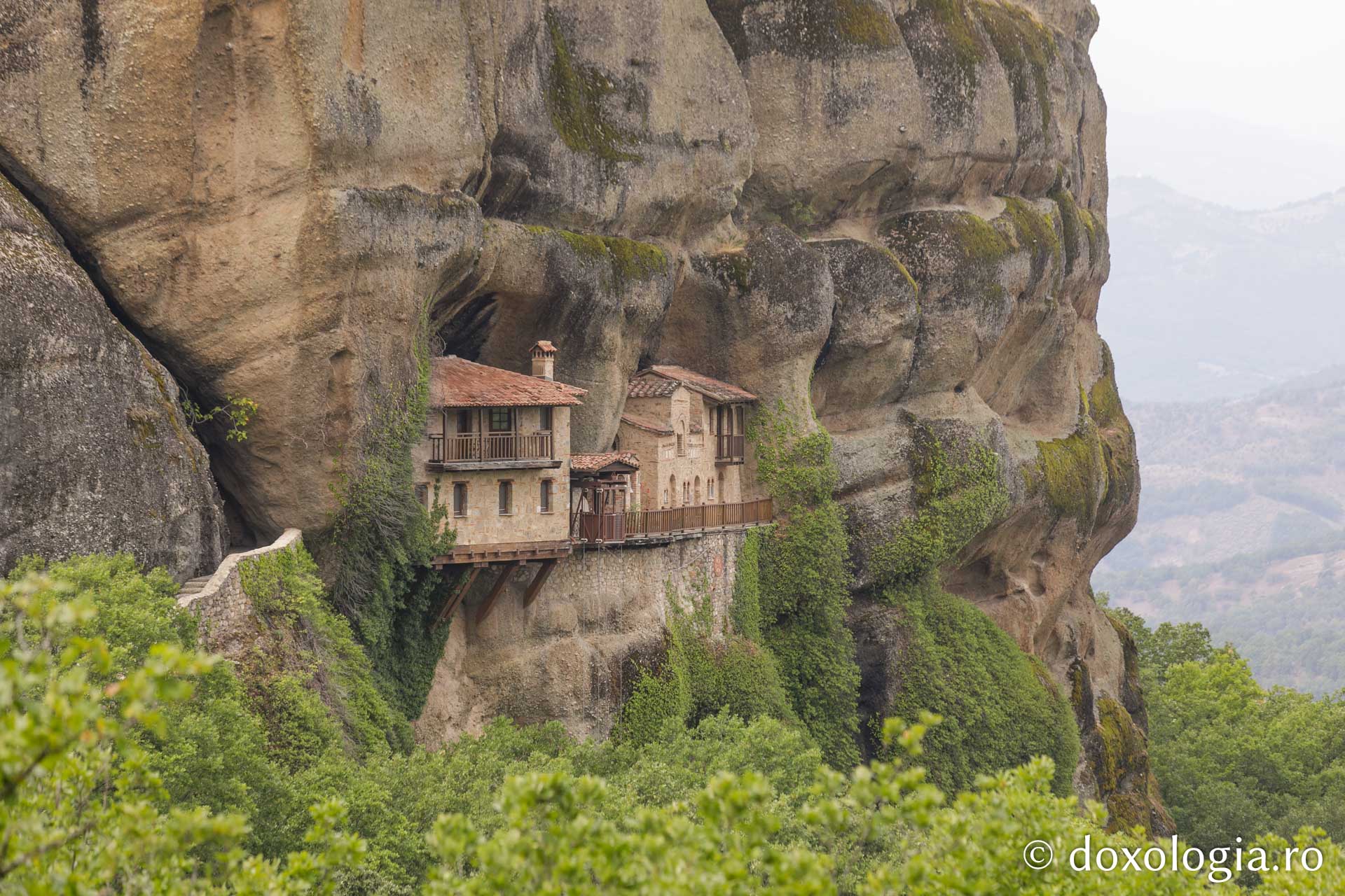 Mănăstirea Ypapanti – Meteora / Foto: pr. Silviu Cluci Mănăstirea Ypapanti – Meteora