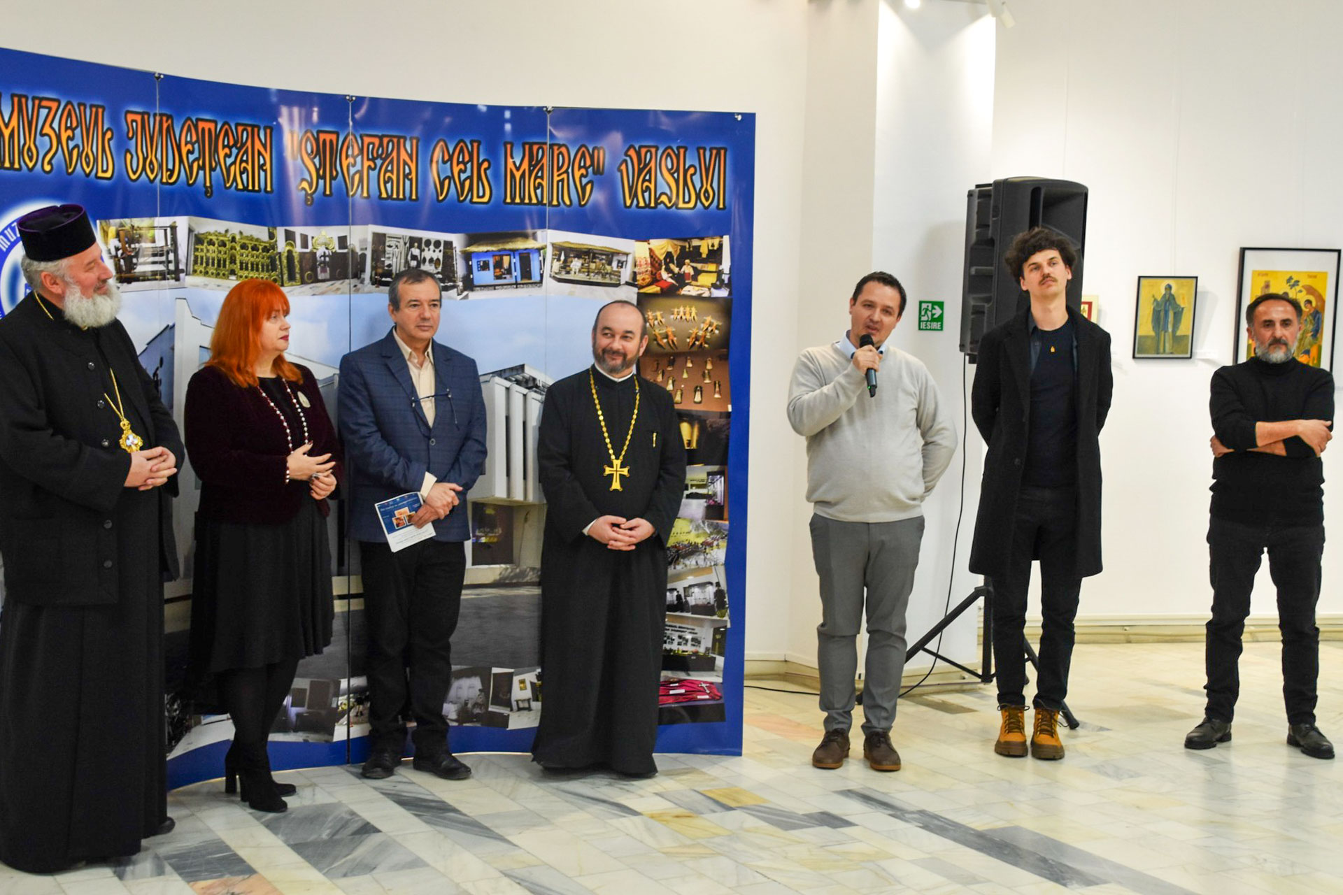 „Din tradiție în contemporaneitate”: Expoziție de artă sacră la Muzeul Județean Vaslui