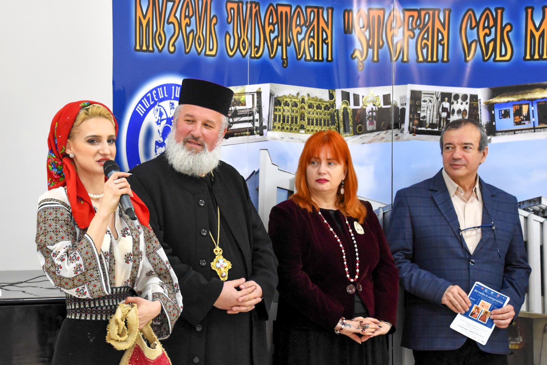 „Din tradiție în contemporaneitate”: Expoziție de artă sacră la Muzeul Județean Vaslui