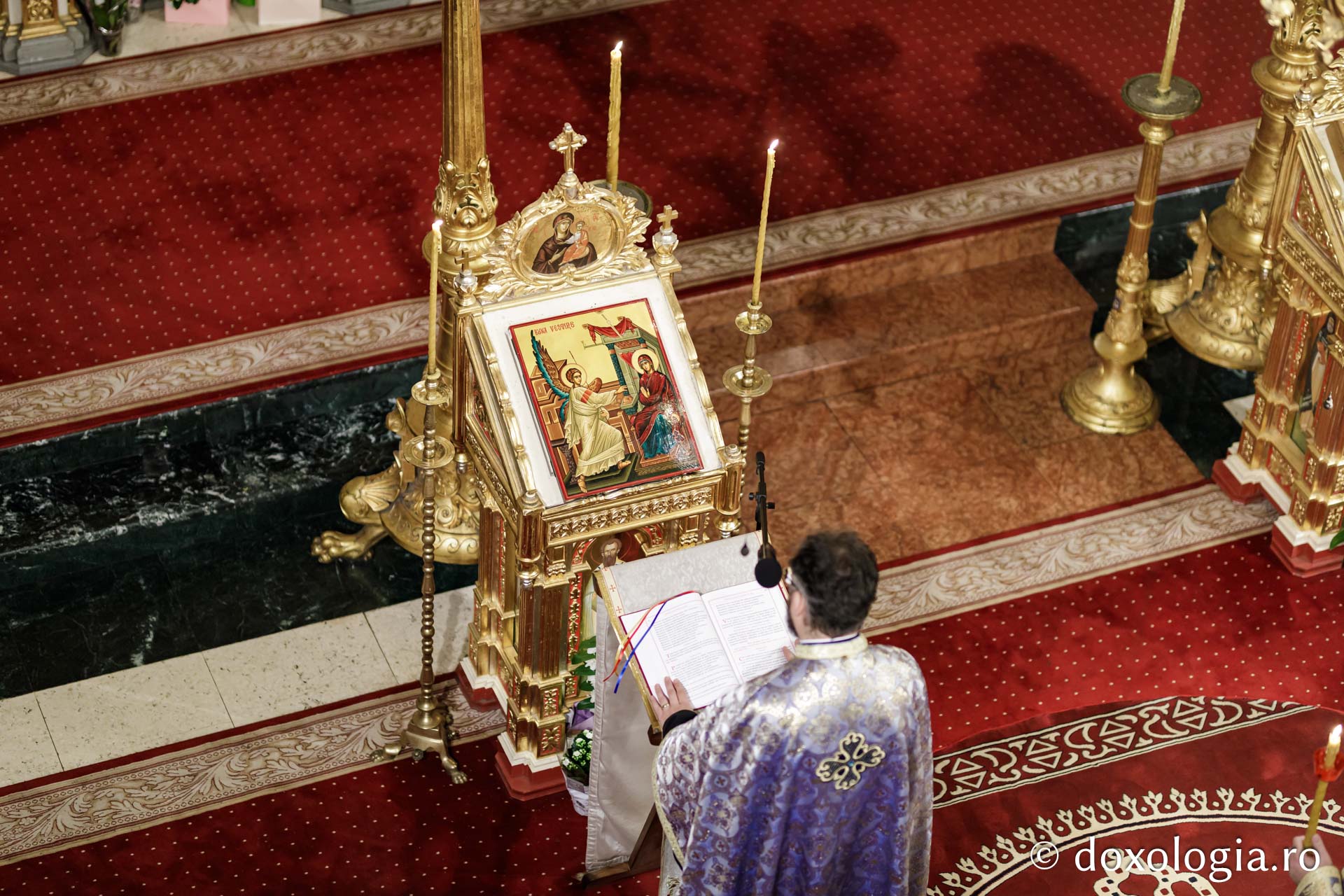 Zeci de ieșeni au participat la Denia Acatistului Bunei Vestiri, oficiată la Catedrala Mitropolitană din Iași