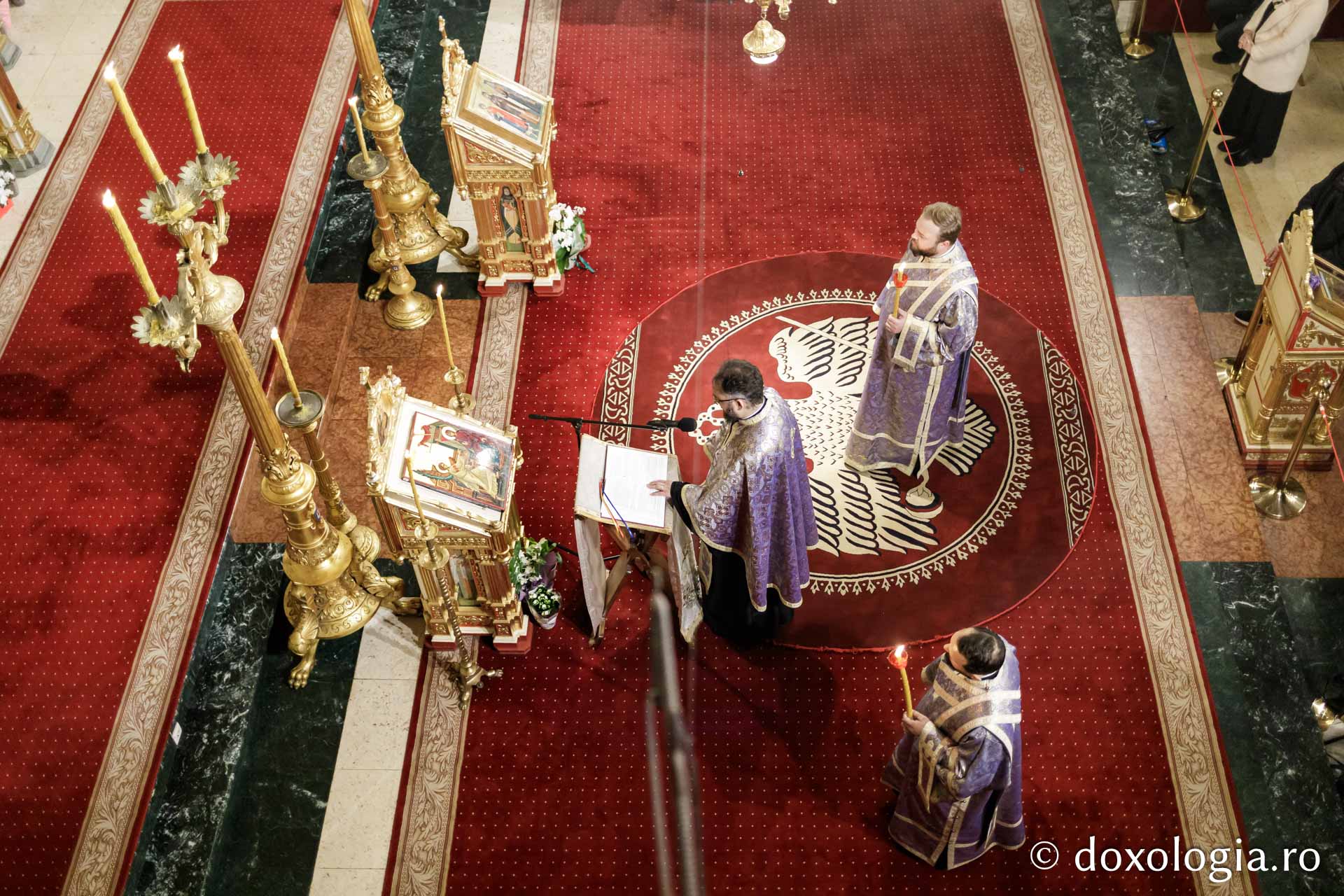 Zeci de ieșeni au participat la Denia Acatistului Bunei Vestiri, oficiată la Catedrala Mitropolitană din Iași