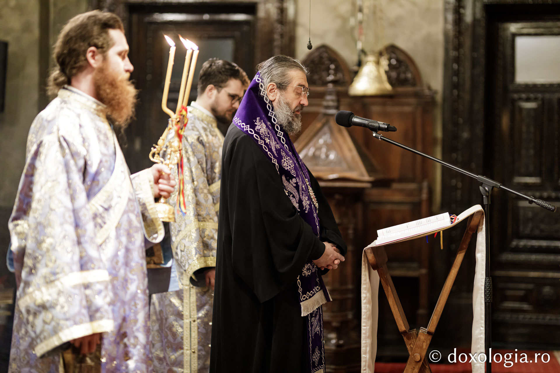 Zeci de ieșeni au participat la Denia Acatistului Bunei Vestiri, oficiată la Catedrala Mitropolitană din Iași