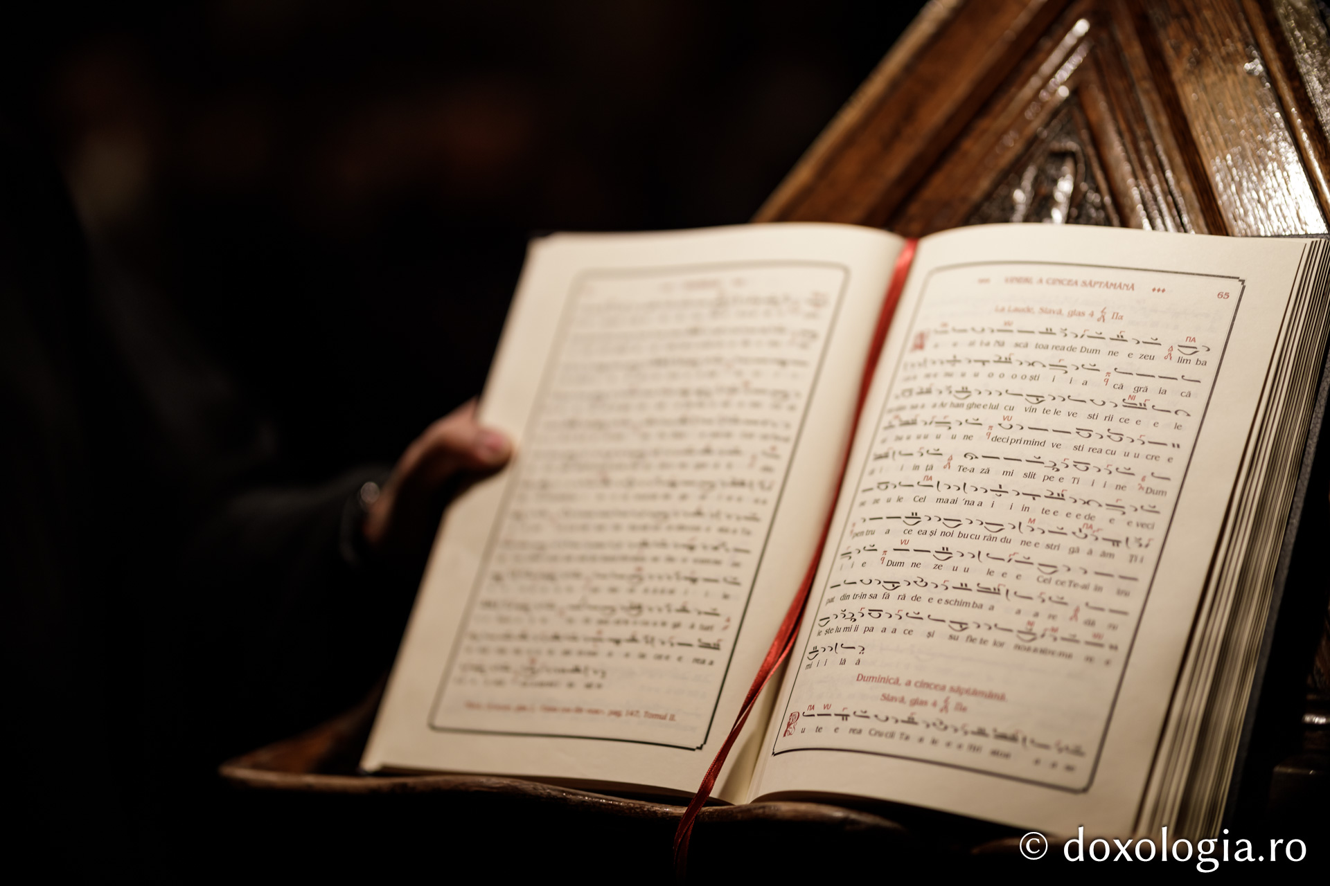 Zeci de ieșeni au participat la Denia Acatistului Bunei Vestiri, oficiată la Catedrala Mitropolitană din Iași