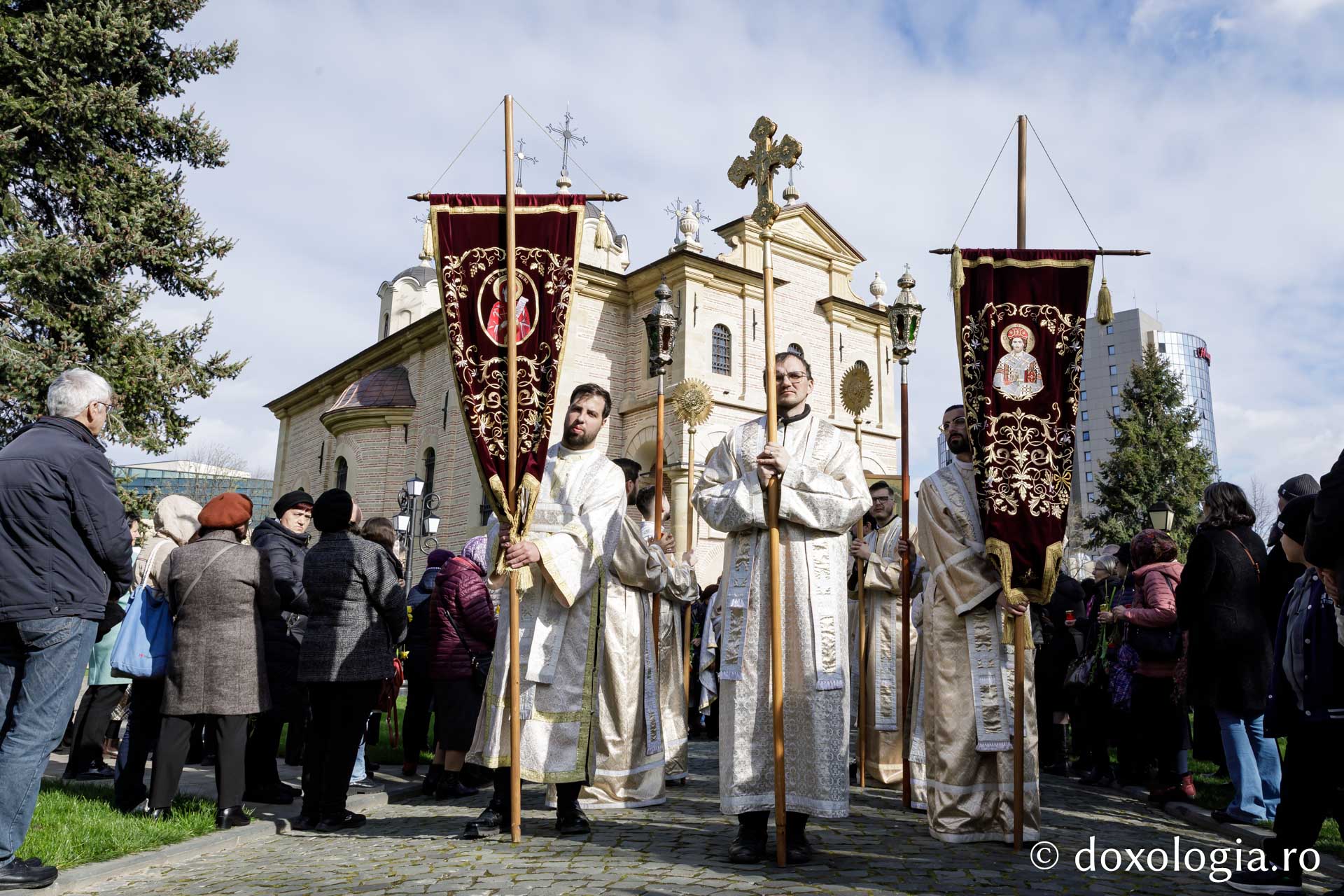 Aproximativ 2000 de credincioși au participat la Procesiunea de Florii din Iași