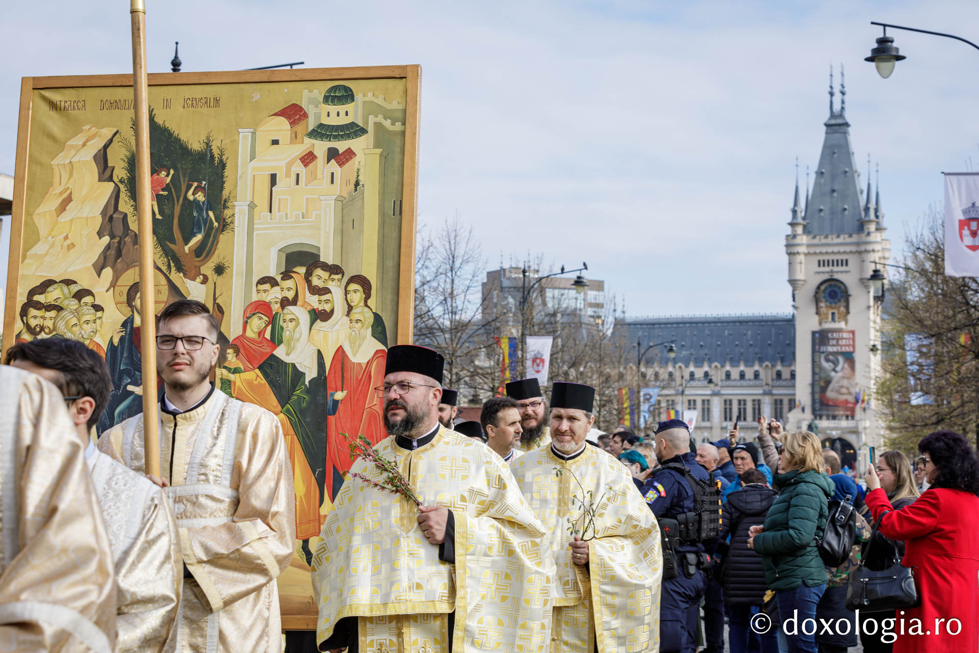 Aproximativ 2000 de credincioși au participat la Procesiunea de Florii din Iași