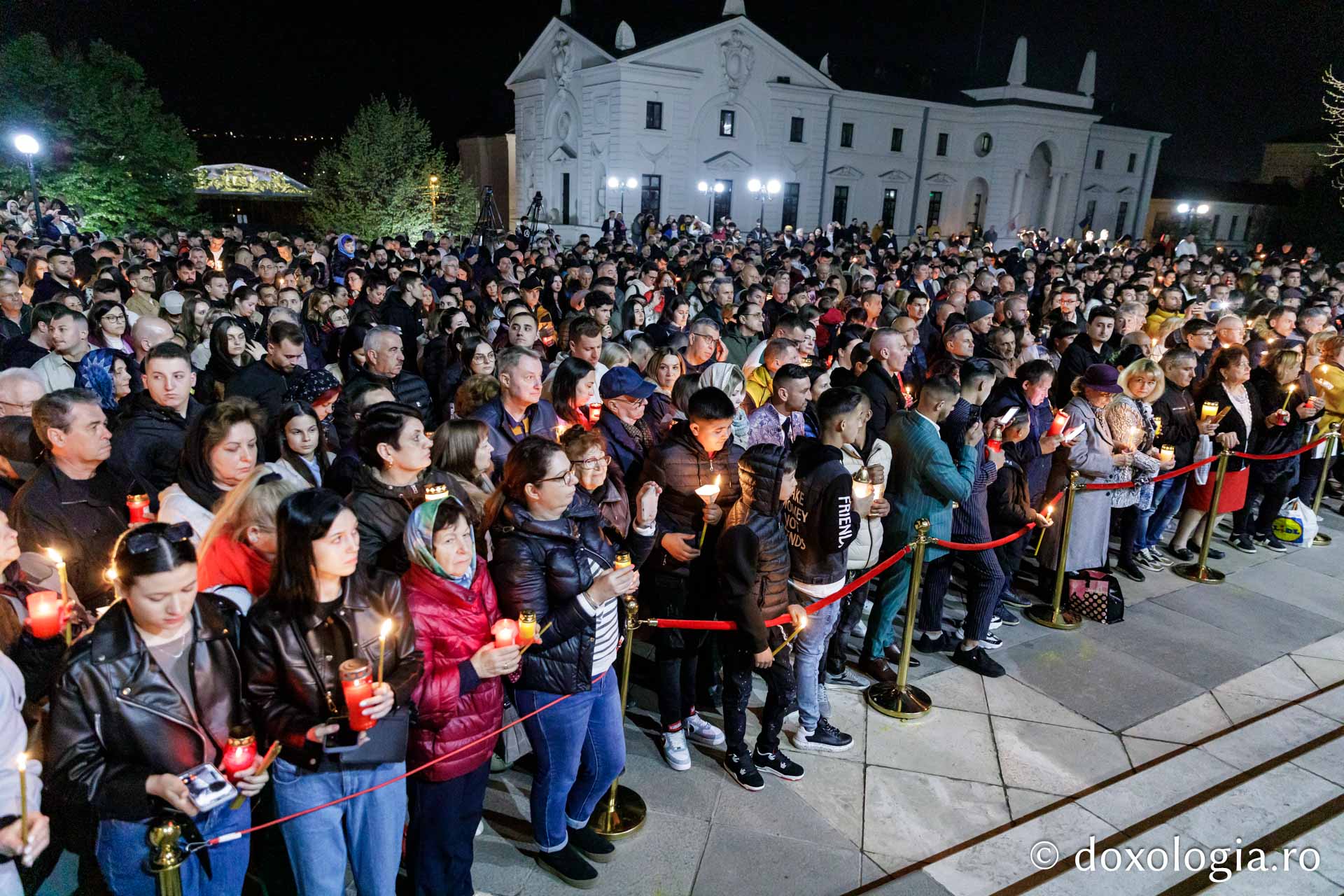 Noaptea Învierii la Catedrala Mitropolitană din Iași