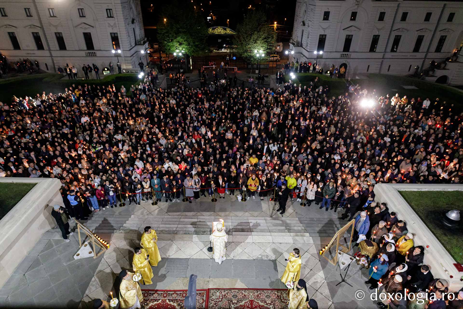 Noaptea Învierii la Catedrala Mitropolitană din Iași