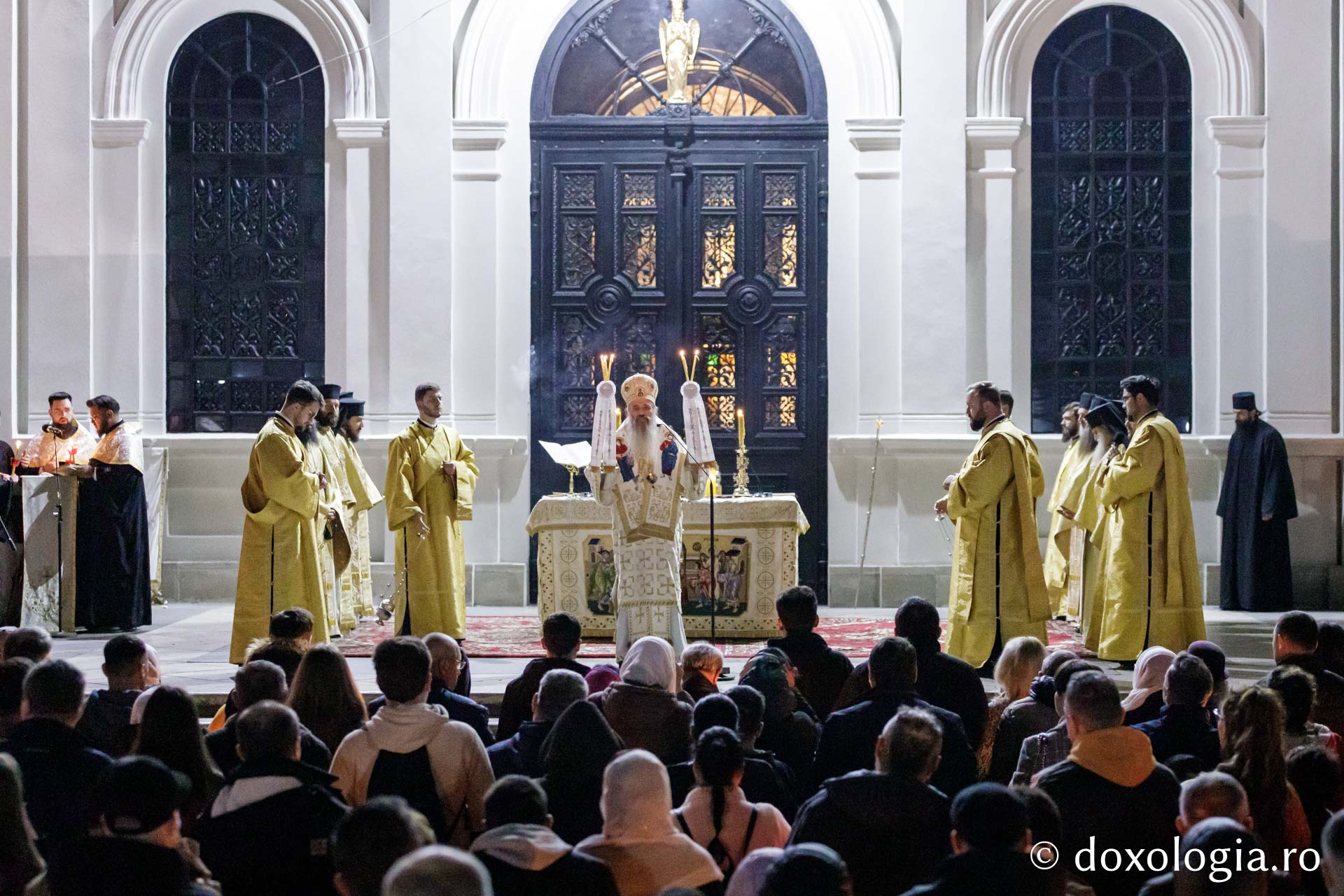 Noaptea Învierii la Catedrala Mitropolitană din Iași