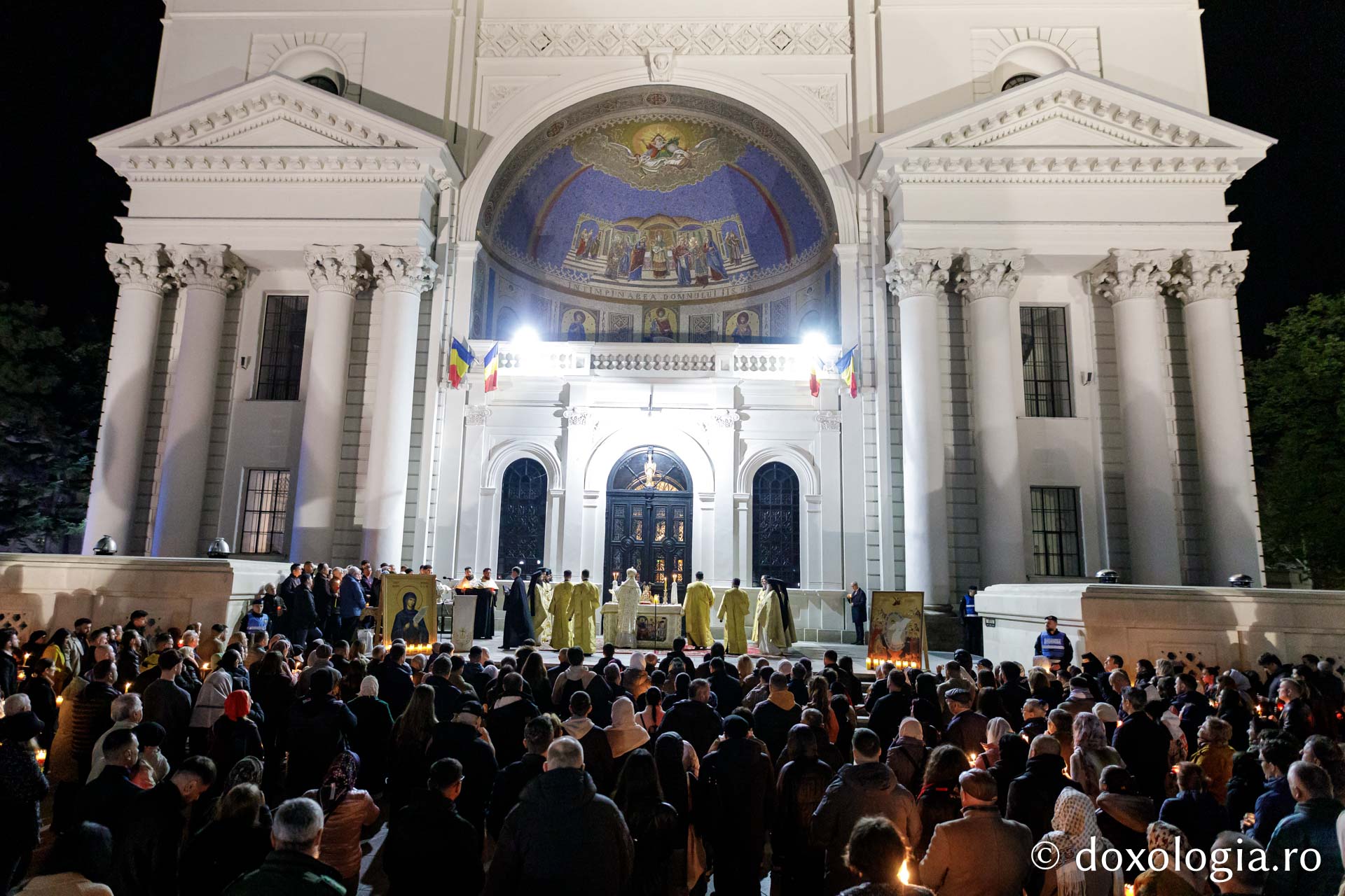 Noaptea Învierii la Catedrala Mitropolitană din Iași