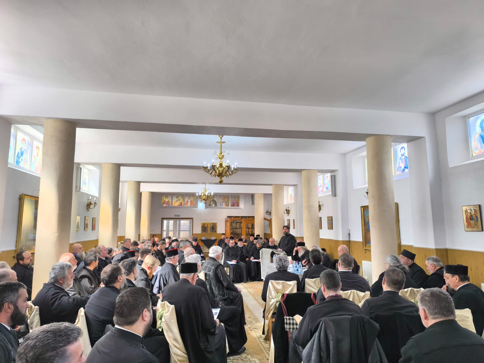 IPS Teofan, alături de clericii din Protopopiatul Piatra Neamț, la conferința semestrială de primăvară
