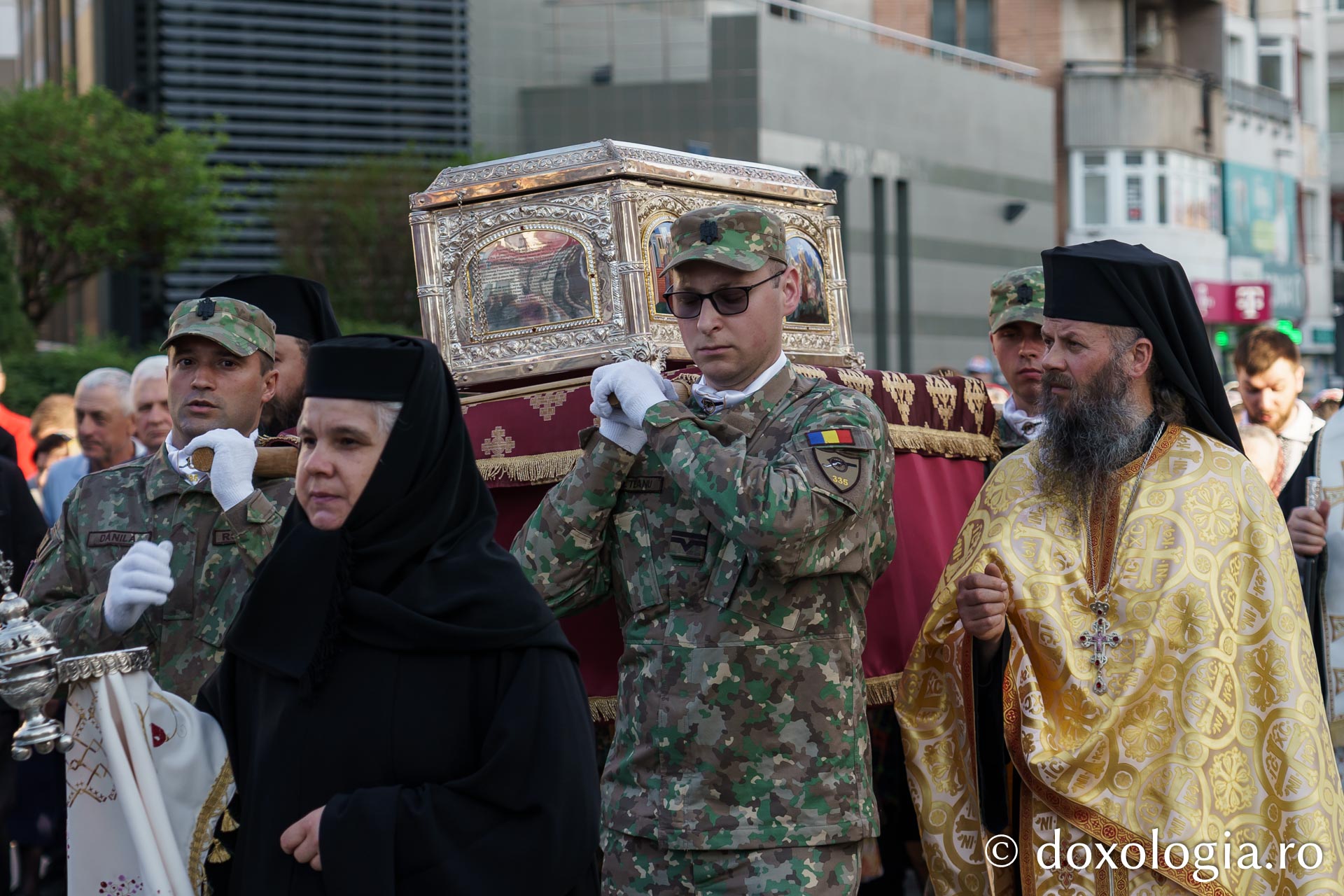 Botoșaniul în rugăciune: Moaștele Sfântului Gheorghe Pelerinul, purtate pe străzile orașului
