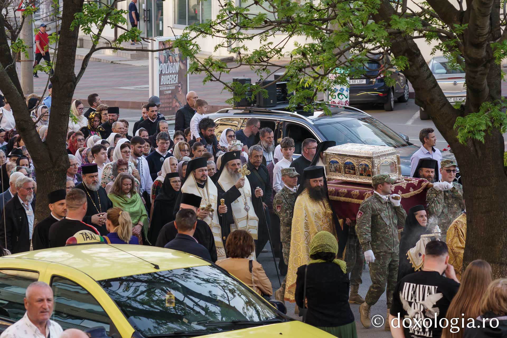 Botoșaniul în rugăciune: Moaștele Sfântului Gheorghe Pelerinul, purtate pe străzile orașului