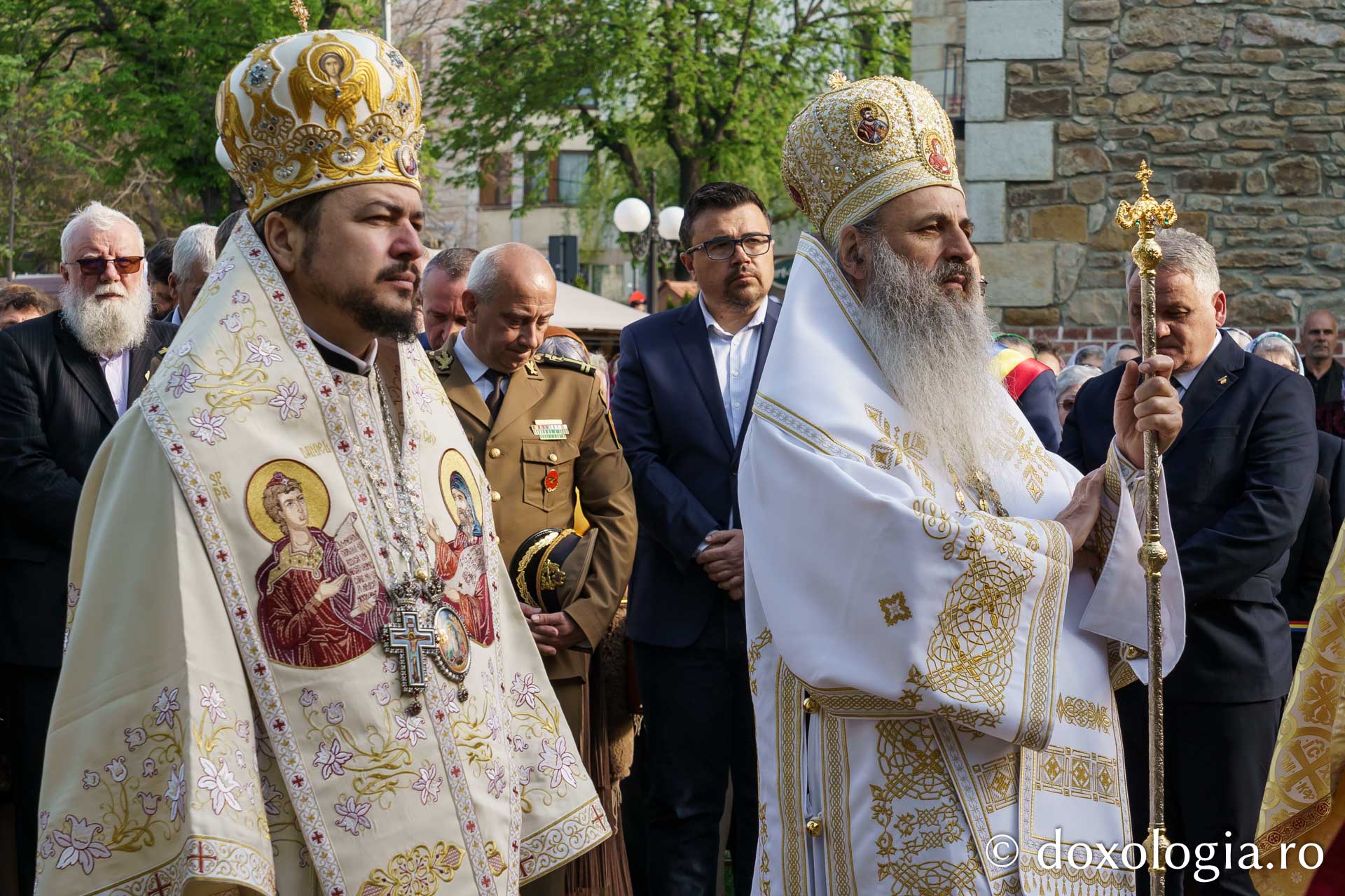 Credincioșii din Botoșani, în rugăciune de sărbătoarea Sfântului Mare Mucenic Gheorghe