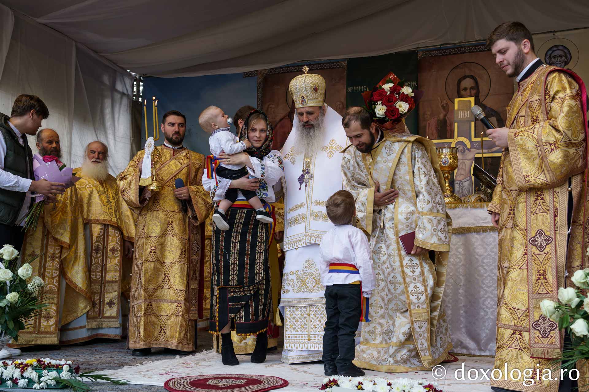 Credincioșii din Botoșani, în rugăciune de sărbătoarea Sfântului Mare Mucenic Gheorghe