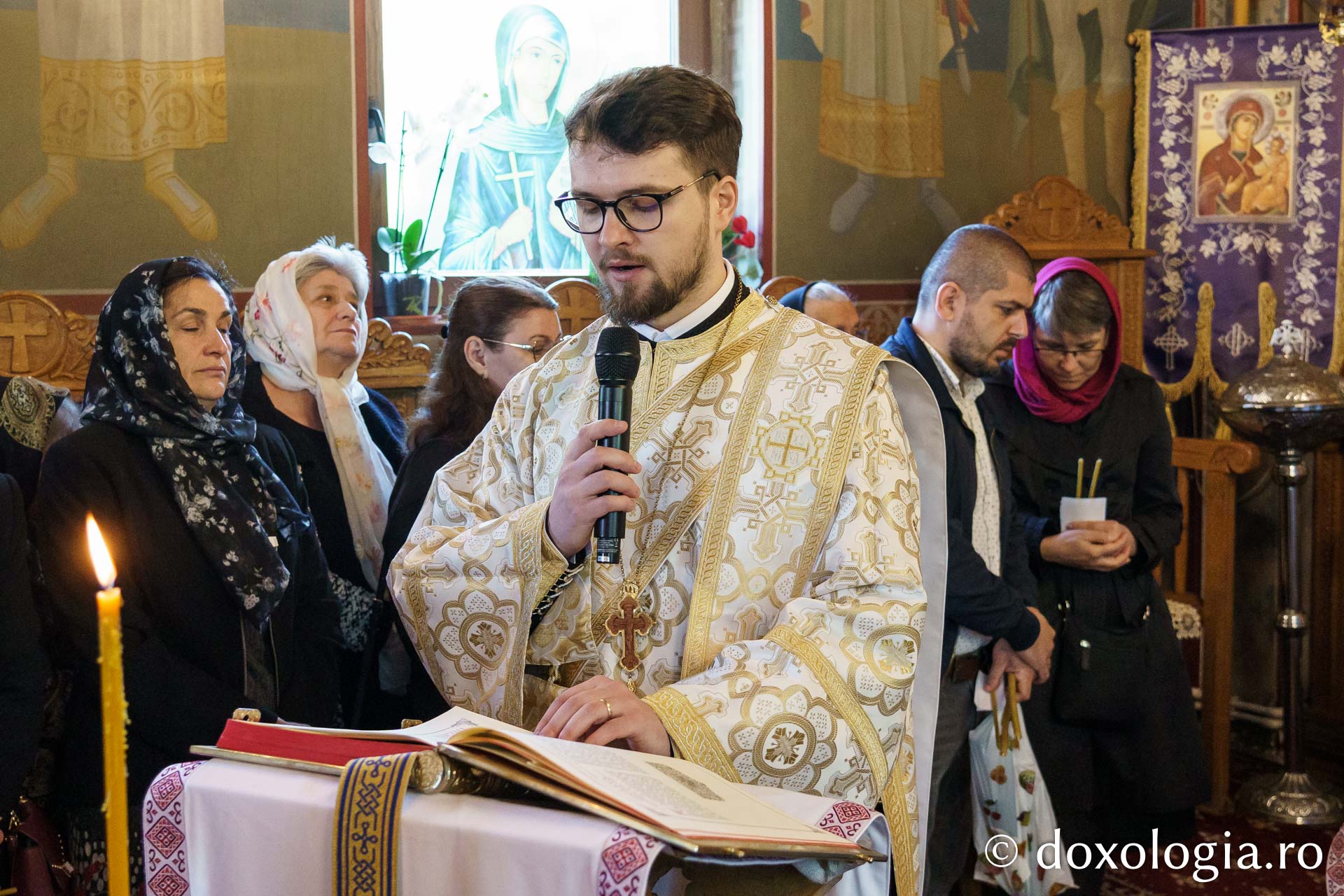 Slujbă de sfințire la Parohia „Nașterea Maicii Domnului” - Curături, Protopopiatul Iași III / Foto: Mihail Vrăjitoru Slujbă de sfințire la Parohia „Nașterea Maicii Domnului” - Curături, Protopopiatul Iași III