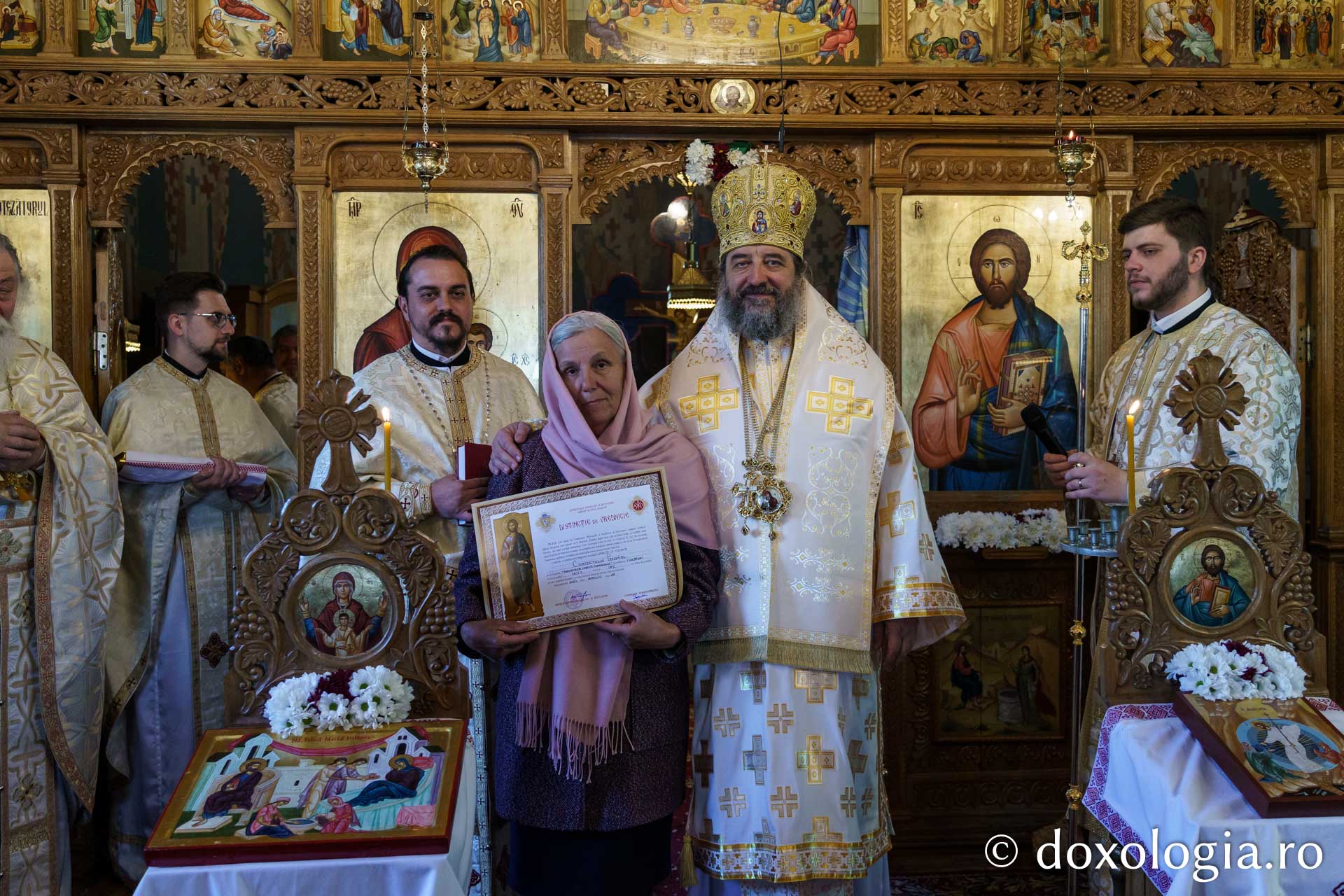 Slujbă de sfințire la Parohia „Nașterea Maicii Domnului” - Curături, Protopopiatul Iași III / Foto: Mihail Vrăjitoru Slujbă de sfințire la Parohia „Nașterea Maicii Domnului” - Curături, Protopopiatul Iași III