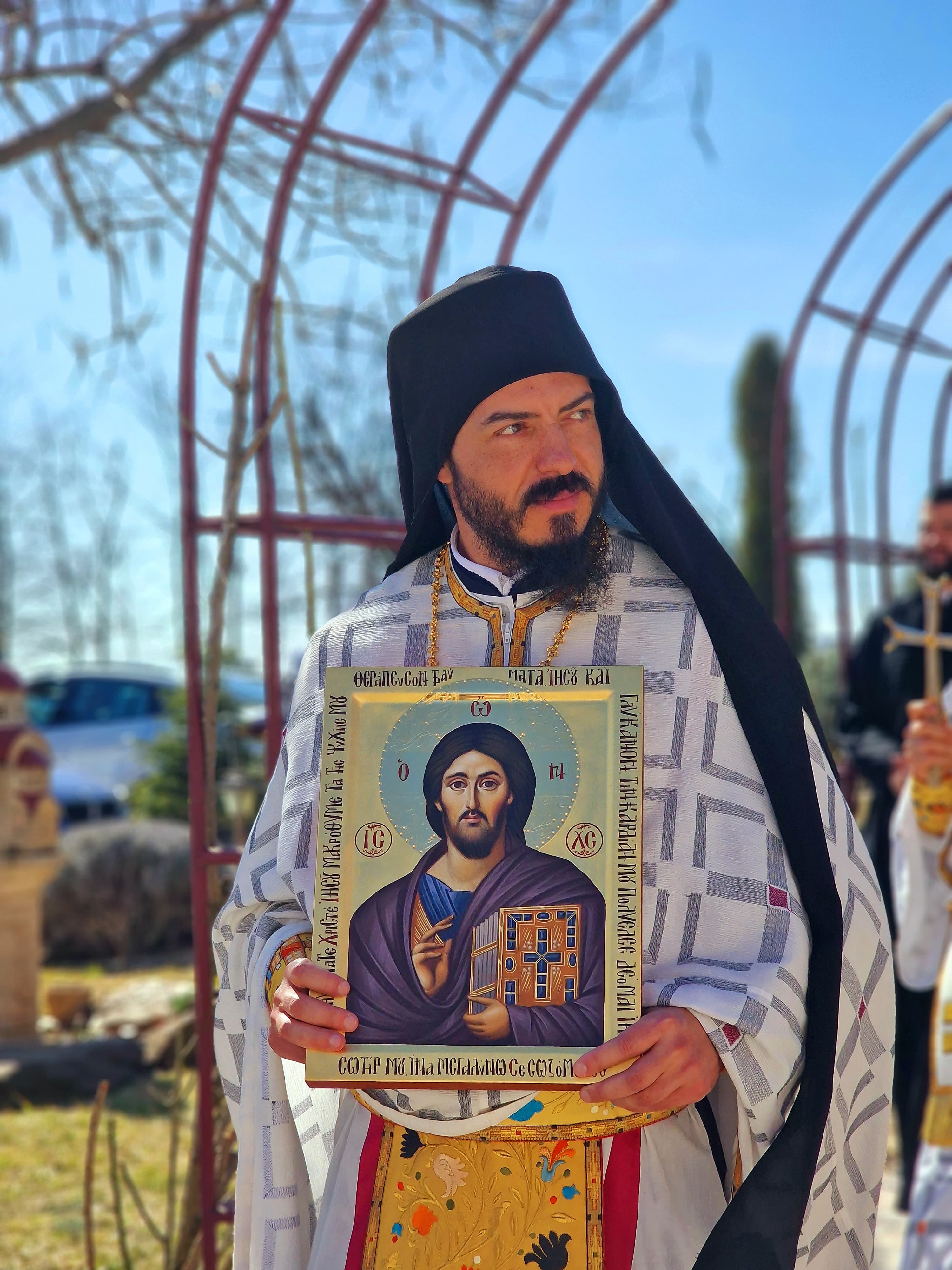 Arhim. Sebastian Serdaru, starețul  Mănăstirii Pantocrator Sfinții nu mor niciodată, ci devin lumină