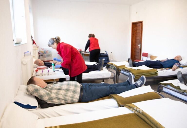 „Donează sânge, salvează o viață!” – Arhiepiscopia Aradului, alături de cei aflați în suferință