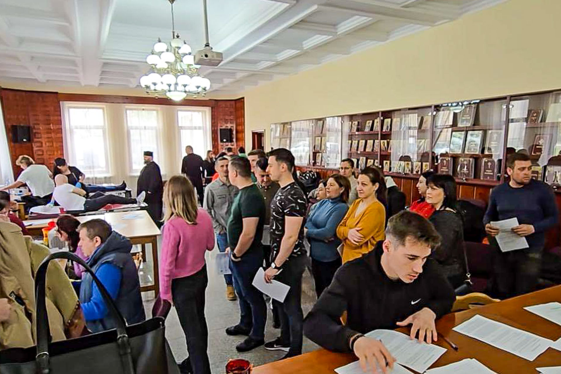 Din dragoste pentru viață, donează sânge!: Campanie de donare de sânge organizată de Protopopiatul Pașcani în colaborare cu CTS Iași