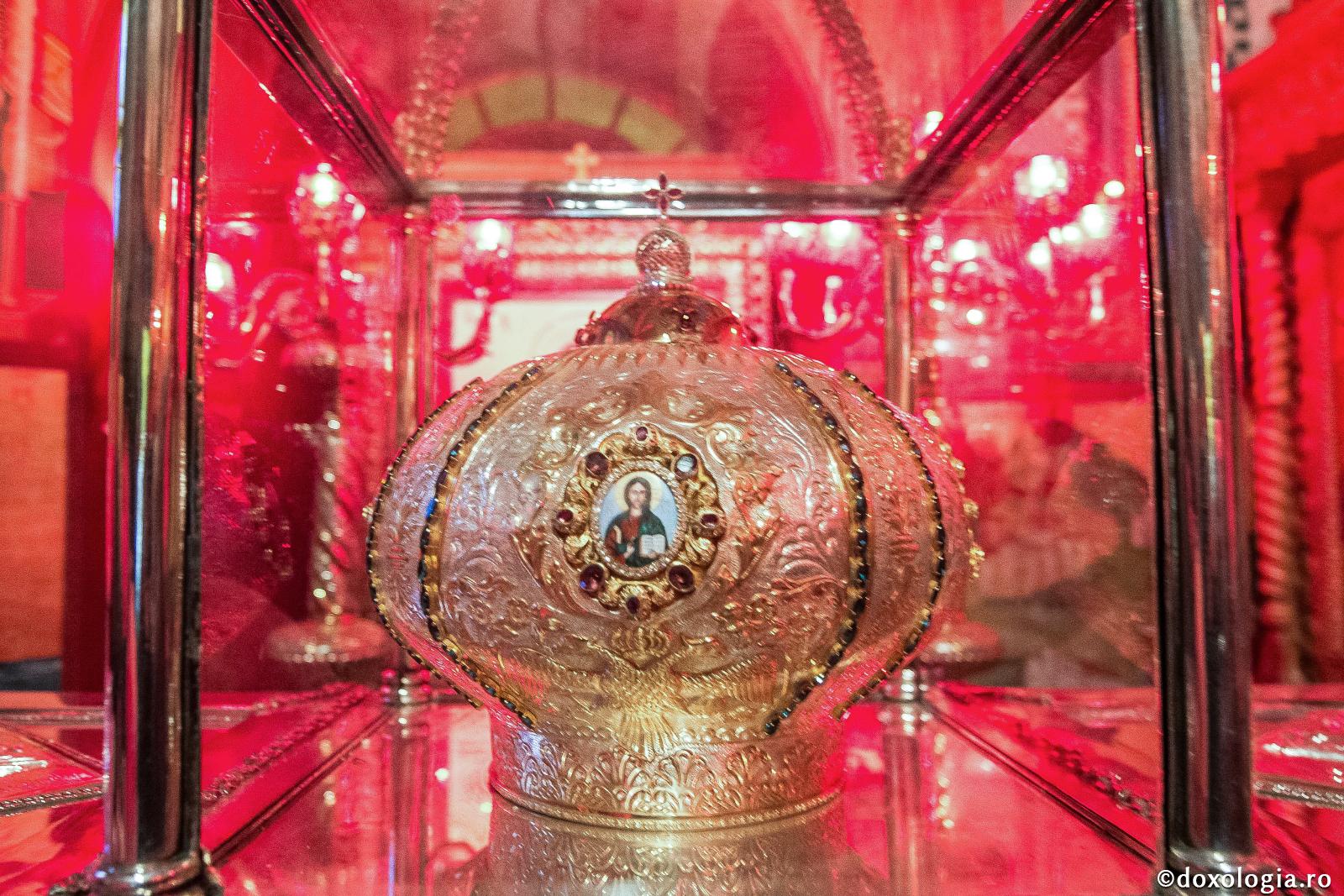 Cinstitul cap al Sfântului Ierarh Grigorie Palama