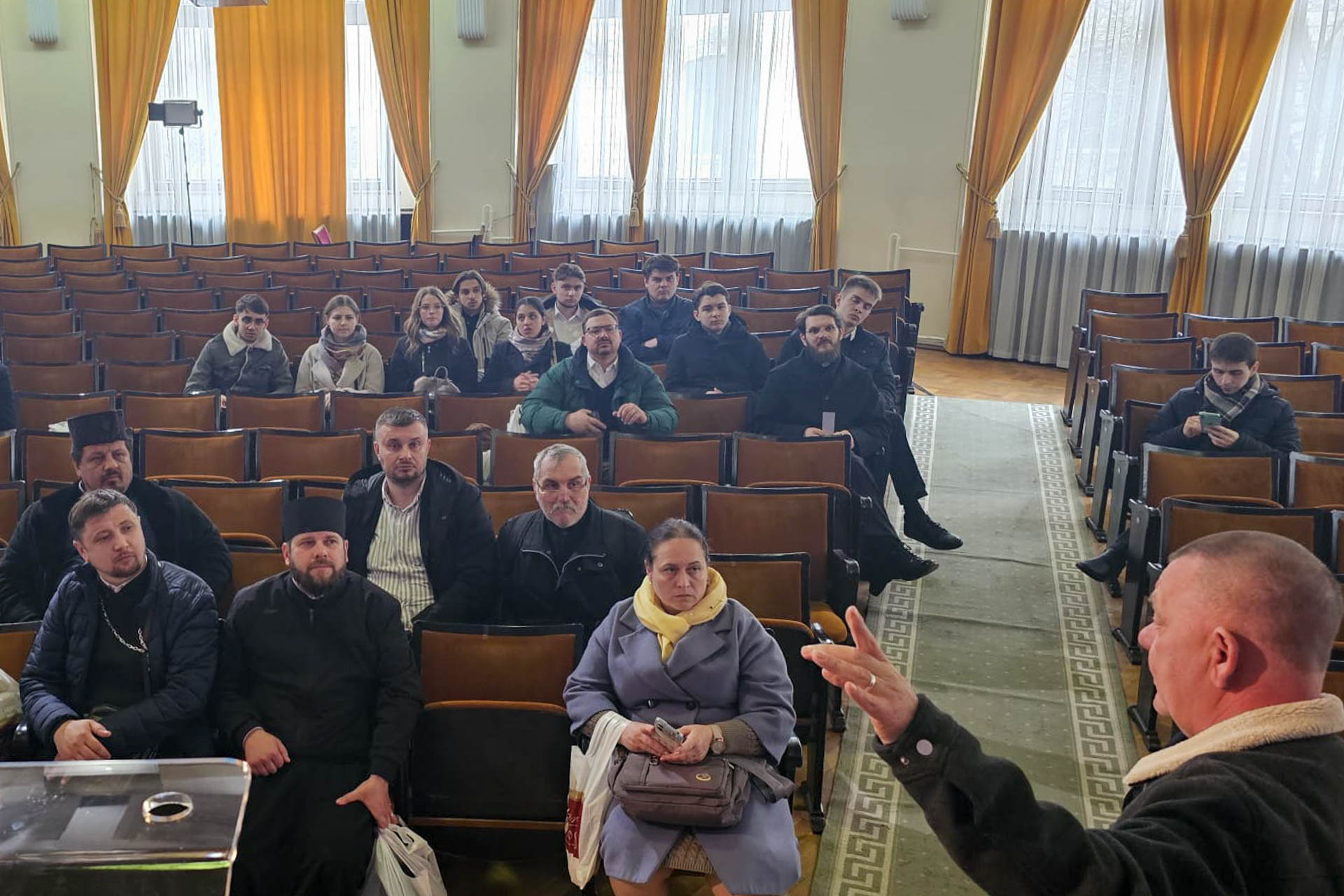 Conexiuni academice și duhovnicești: Două zile de parteneriat între extensiunea din Chișinău și Facultatea de Teologie Ortodoxă din Iași