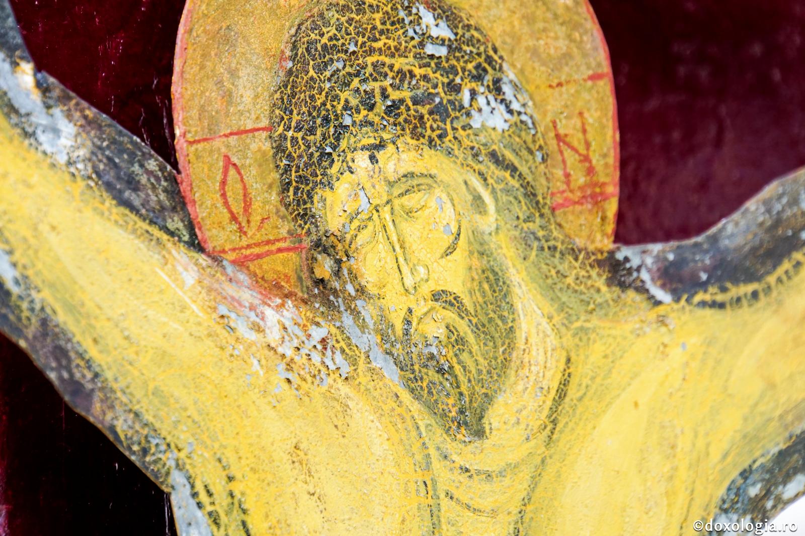 Iisus Hristos răstignit pe Cruce