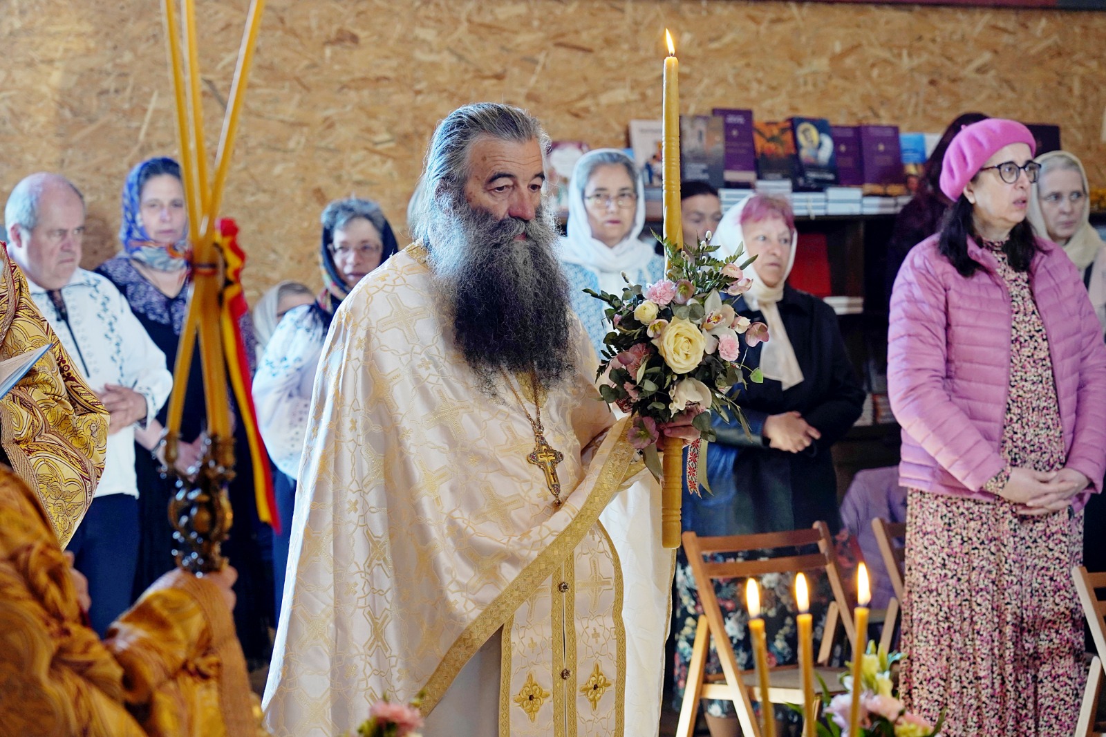 Liturghie baptismală și hirotonie de diacon, în a treia zi de Paște, la Parohia „Sfântul Maxim Mărturisitorul” Copou – Iași