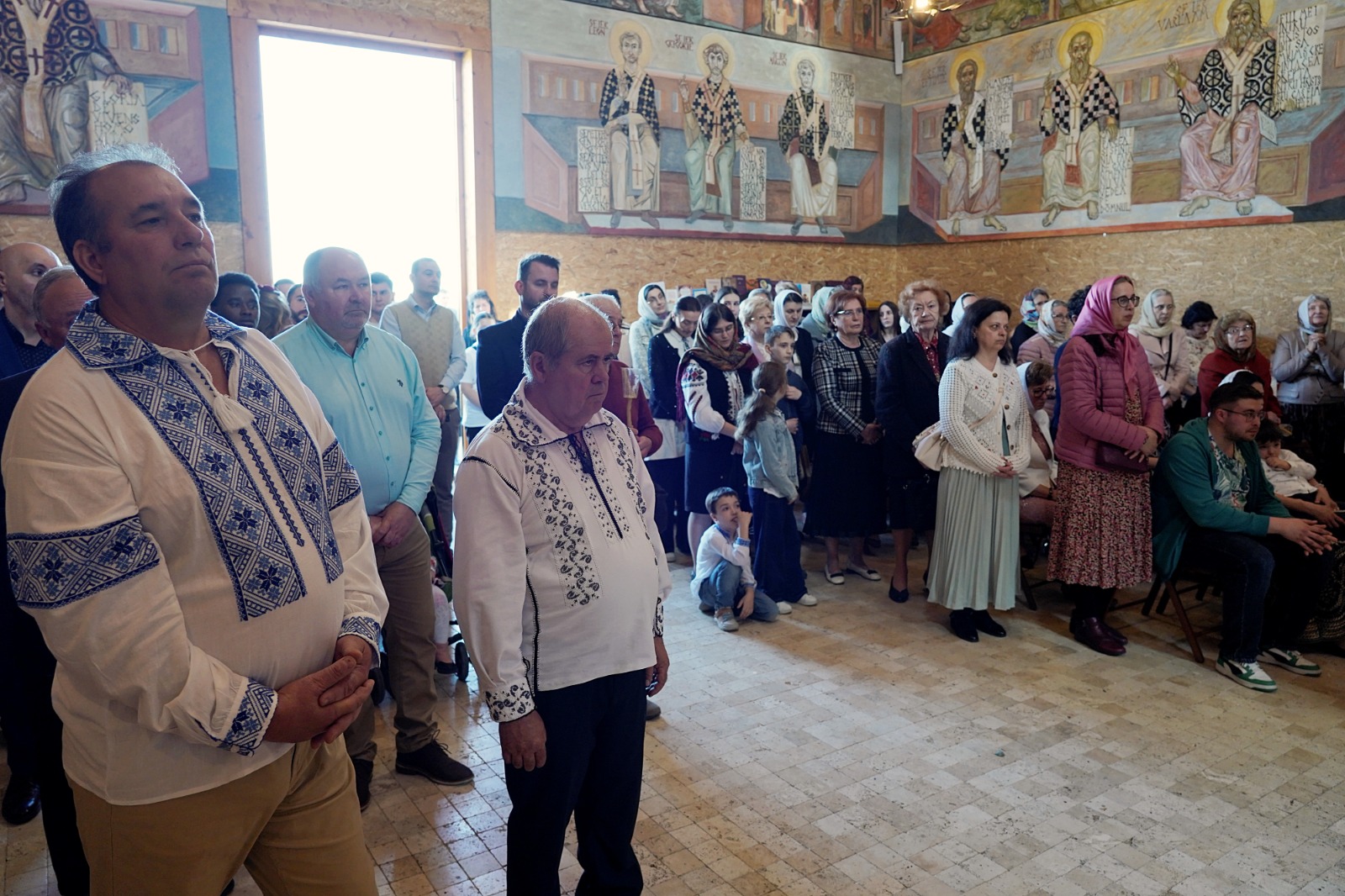 Liturghie baptismală și hirotonie de diacon, în a treia zi de Paște, la Parohia „Sfântul Maxim Mărturisitorul” Copou – Iași