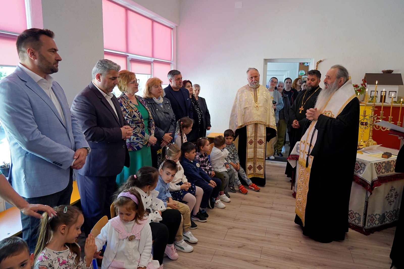 Foto: Flavius Popa Mitropolitul Moldovei și Bucovinei, în vizită la Liceul Teologic Ortodox din Piatra Neamț