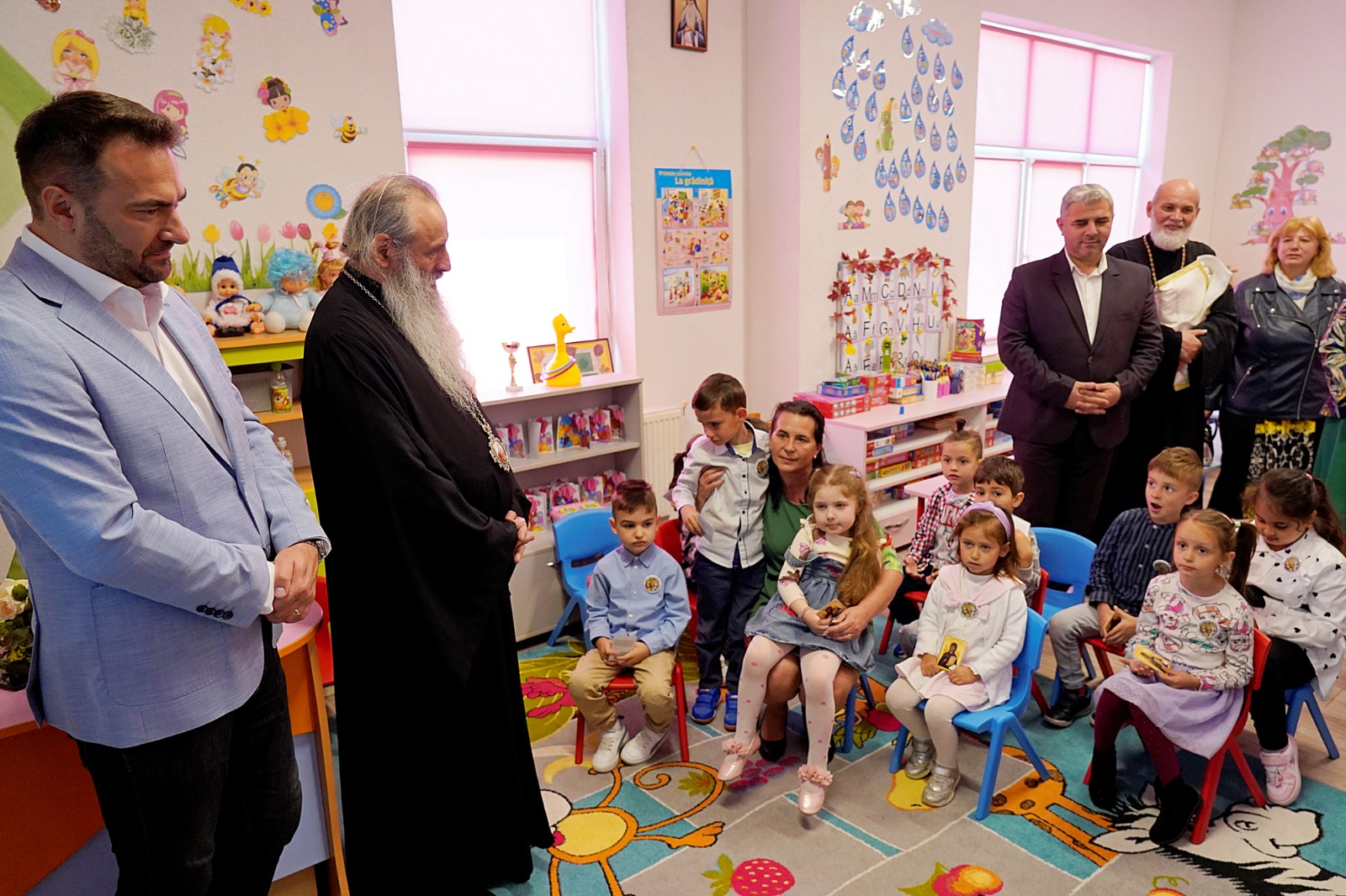 Foto: Flavius Popa Mitropolitul Moldovei și Bucovinei, în vizită la Liceul Teologic Ortodox din Piatra Neamț