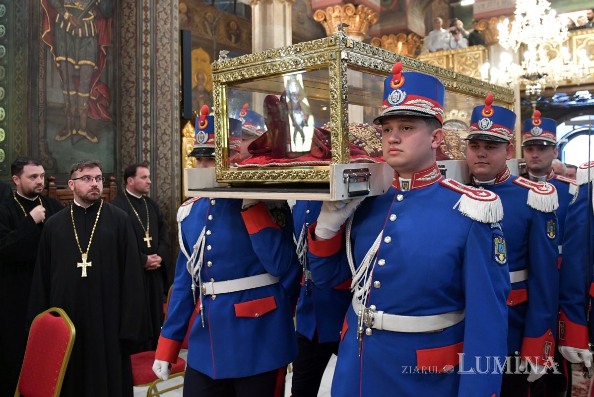 Moaștele Sfintei Împărătese Elena, aduse pentru întâia oară în România