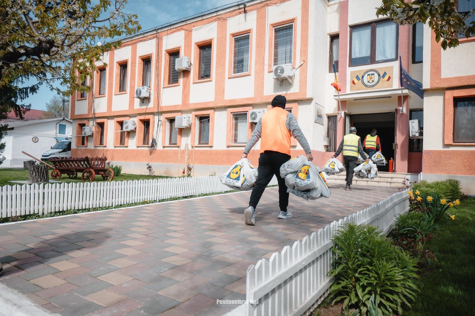 Deținuții din Penitenciarul Iași au primit pachete de sărbători