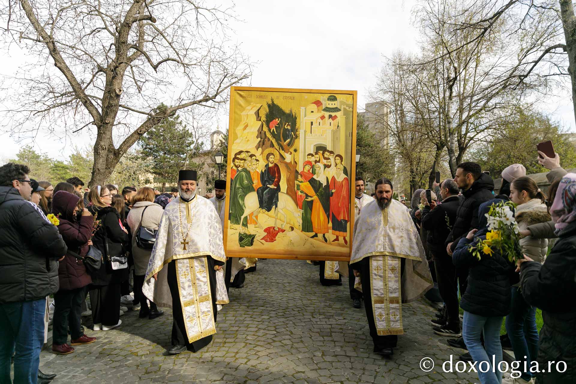 Aproximativ 2000 de credincioși au participat la Procesiunea de Florii din Iași
