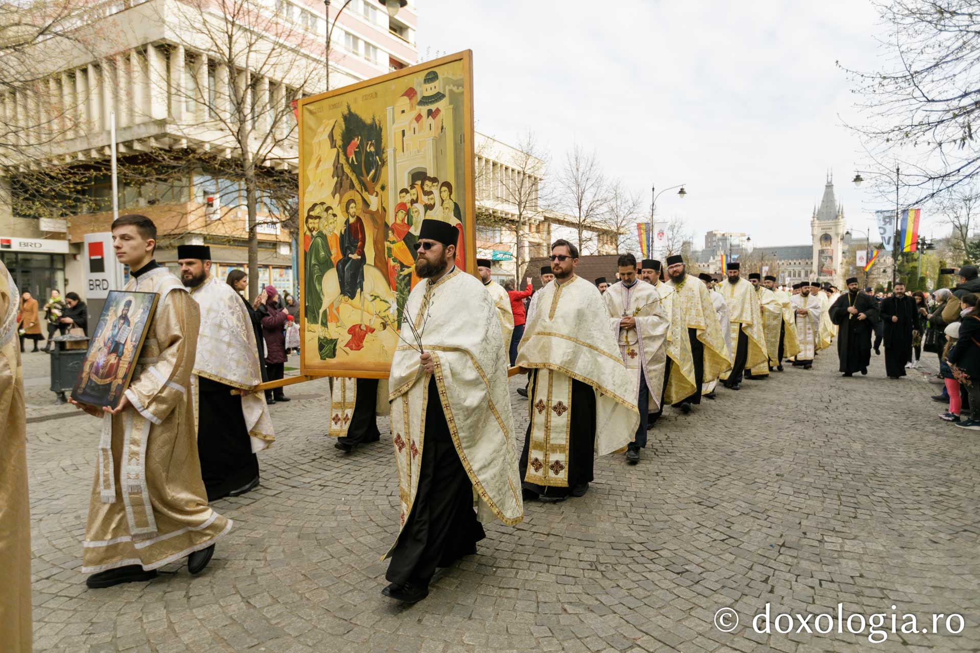 Aproximativ 2000 de credincioși au participat la Procesiunea de Florii din Iași