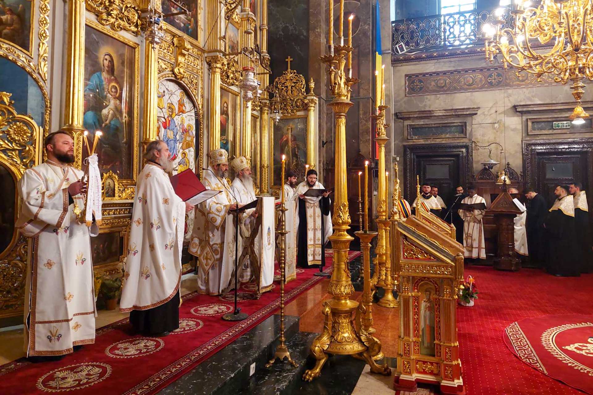 Slujba Vecerniei Învierii, săvârșită la Catedrala Mitropolitană din Iași