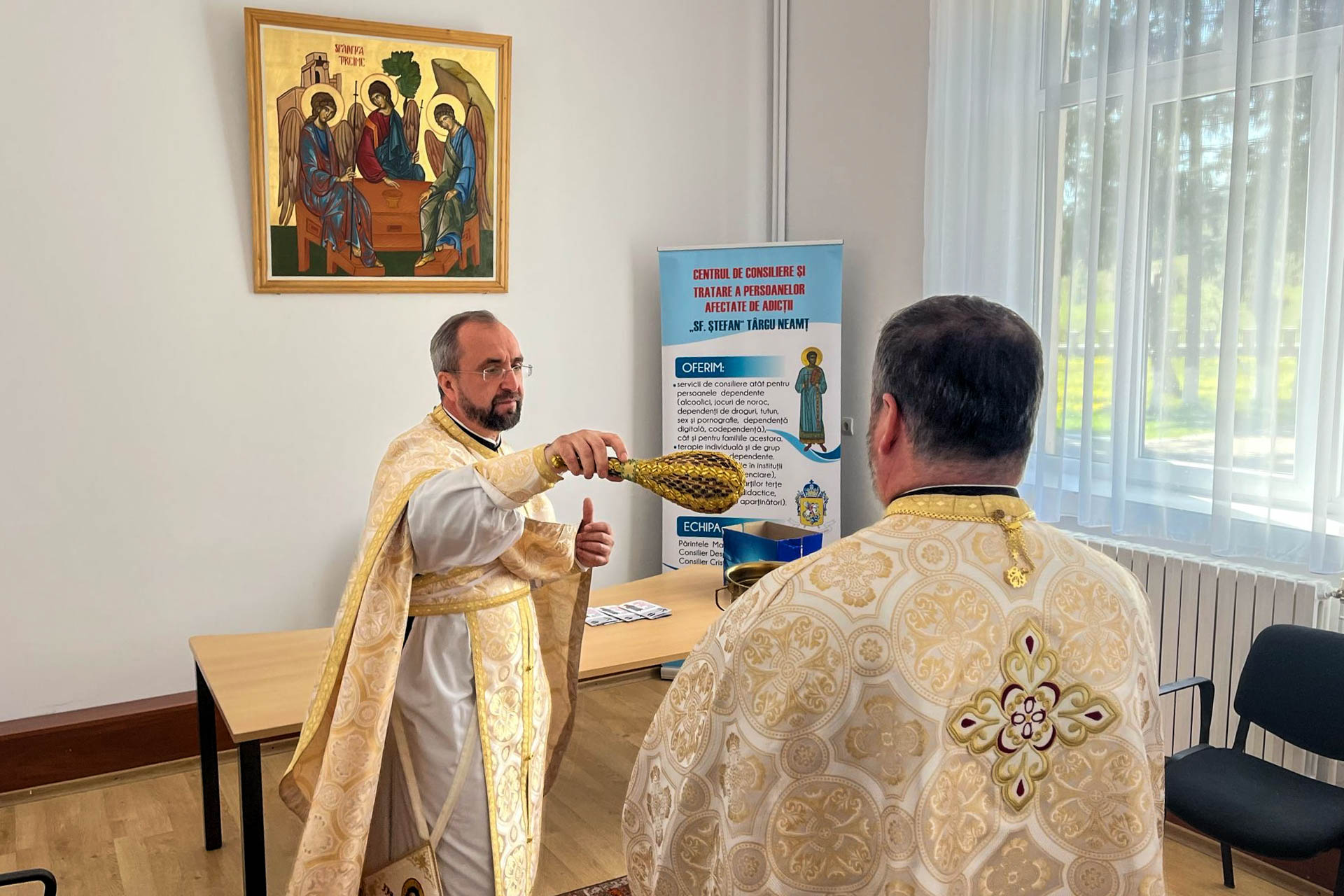 Un nou centru ortodox pentru consilierea dependențelor a fost deschis la Seminarul de la Mănăstirea Neamț Un nou centru ortodox pentru consilierea dependențelor a fost deschis la Seminarul de la Mănăstirea Neamț
