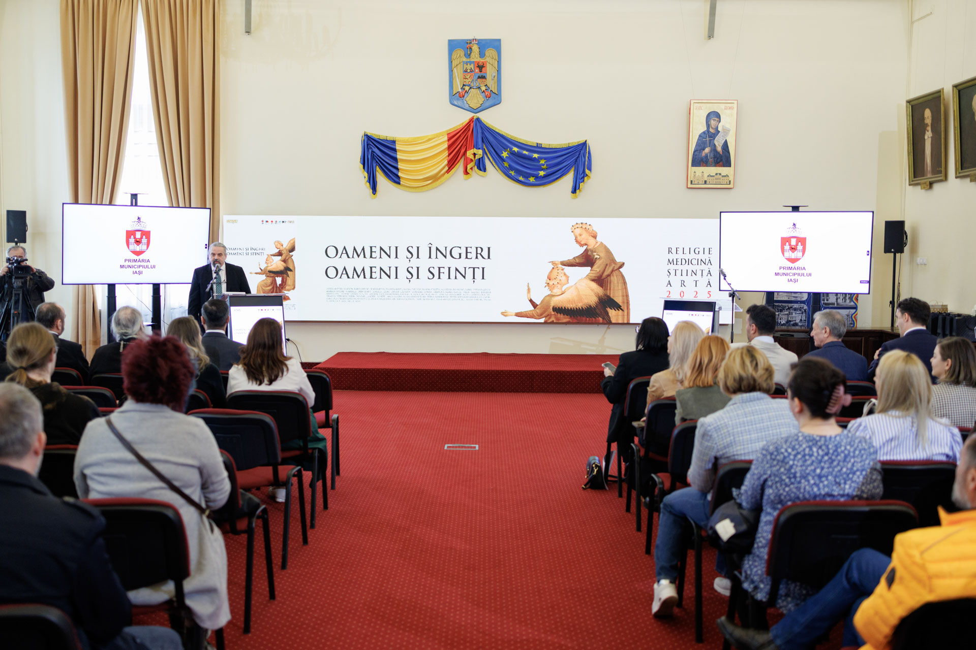 Vernisajul expoziţiei „Oameni şi îngeri. Oameni şi sfinţi”, un dialog între artă şi spiritualitate, găzduit la Iaşi