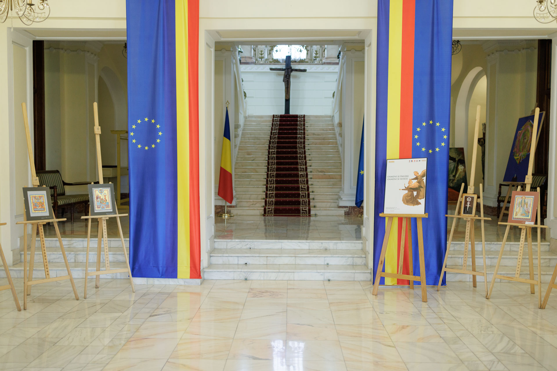 Vernisajul expoziţiei „Oameni şi îngeri. Oameni şi sfinţi”, un dialog între artă şi spiritualitate, găzduit la Iaşi