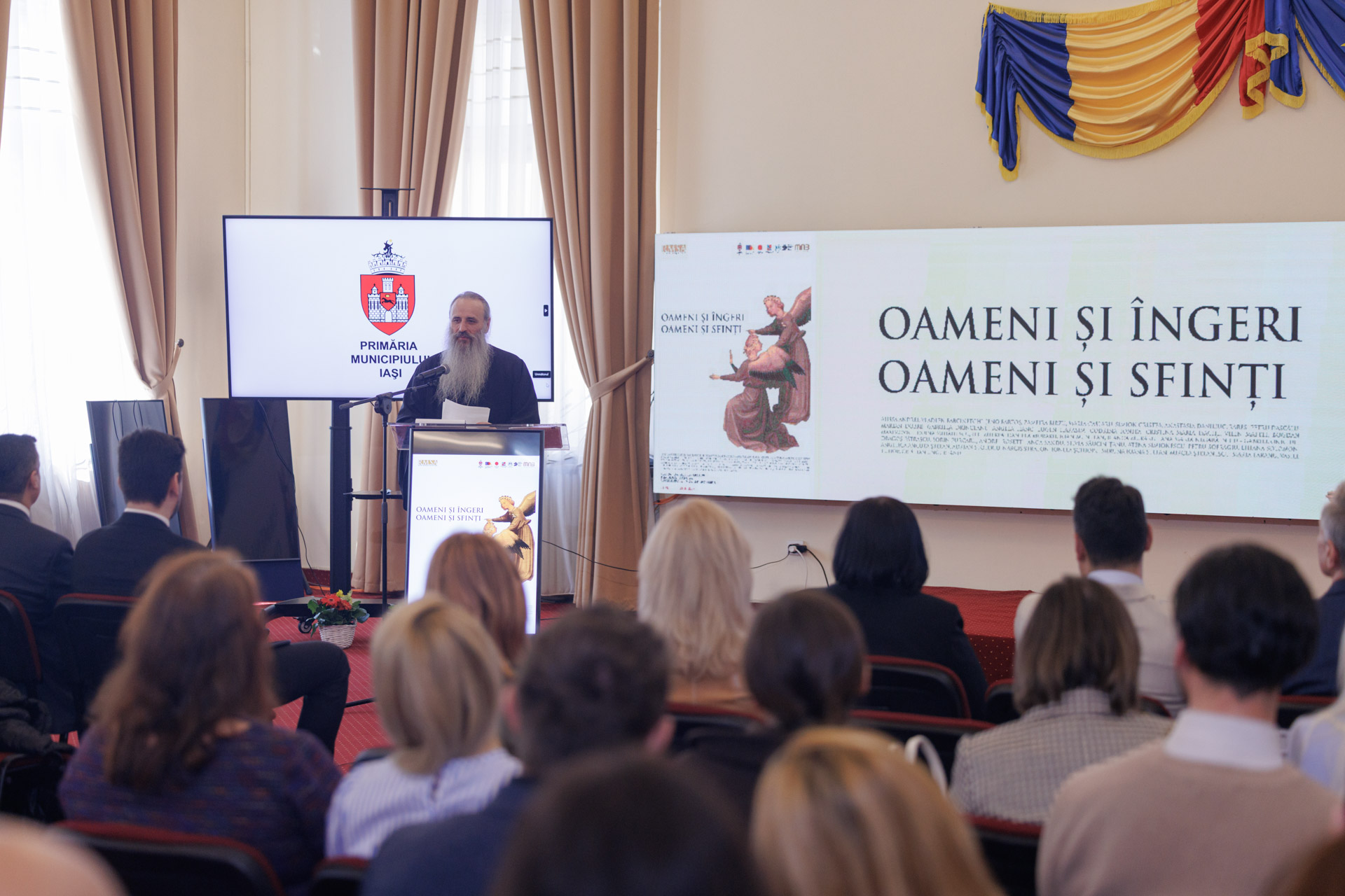 Vernisajul expoziţiei „Oameni şi îngeri. Oameni şi sfinţi”, un dialog între artă şi spiritualitate, găzduit la Iaşi