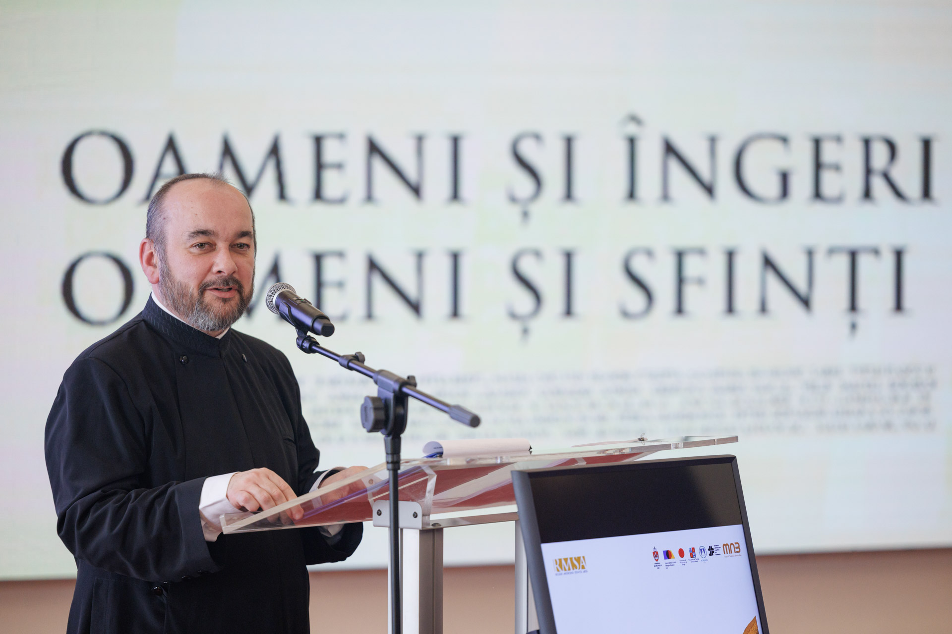 Vernisajul expoziţiei „Oameni şi îngeri. Oameni şi sfinţi”, un dialog între artă şi spiritualitate, găzduit la Iaşi