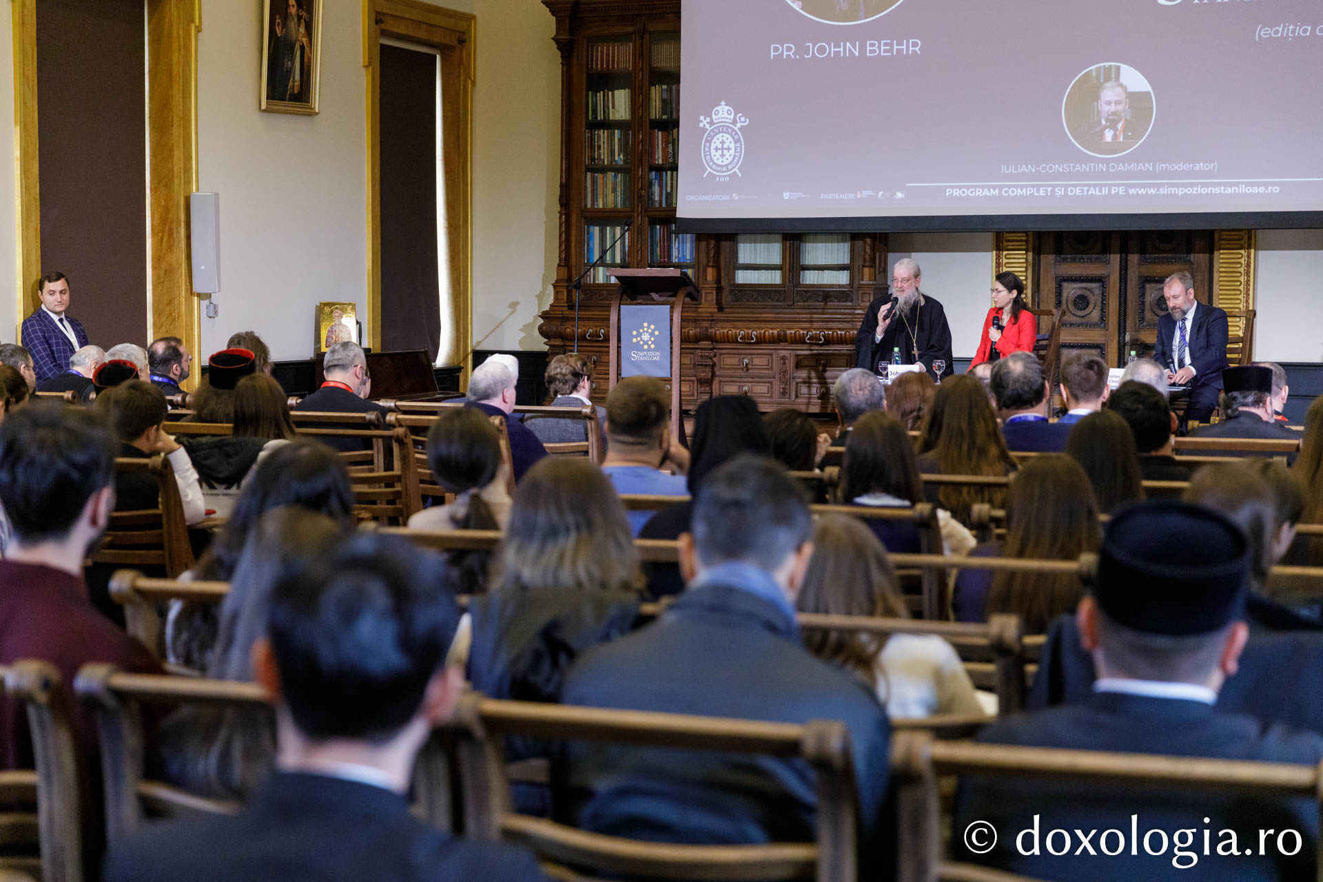 Ziua a doua a Simpozionului „Dumitru Stăniloae” – Teologi români și străini în dialog duhovnicesc