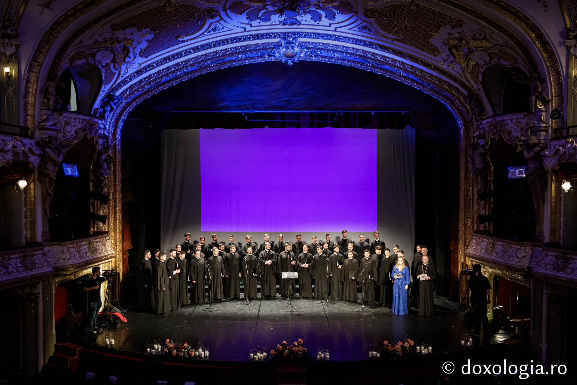 Foto: Oana Nechifor Cel de-al doilea concert IBMF, la Teatrul Național din Iași: „Am pășit pentru o clipă la strana Bisericii cele Mari din Constantinopol, Sfânta Sofia”