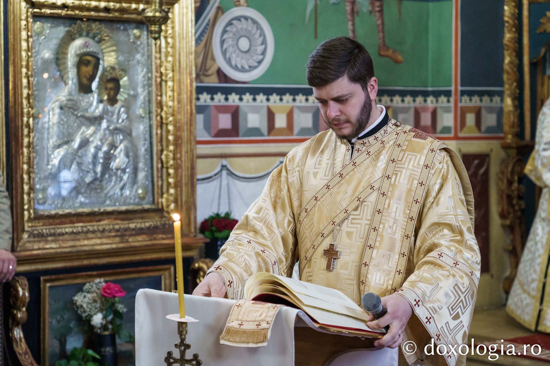 Peste 500 de tineri au participat la Întâlnirea anuală a tinerilor din protopopiatele ieșene / Foto: Mihail Vrăjitoru Peste 500 de tineri au participat la Întâlnirea anuală a tinerilor din protopopiatele ieșene
