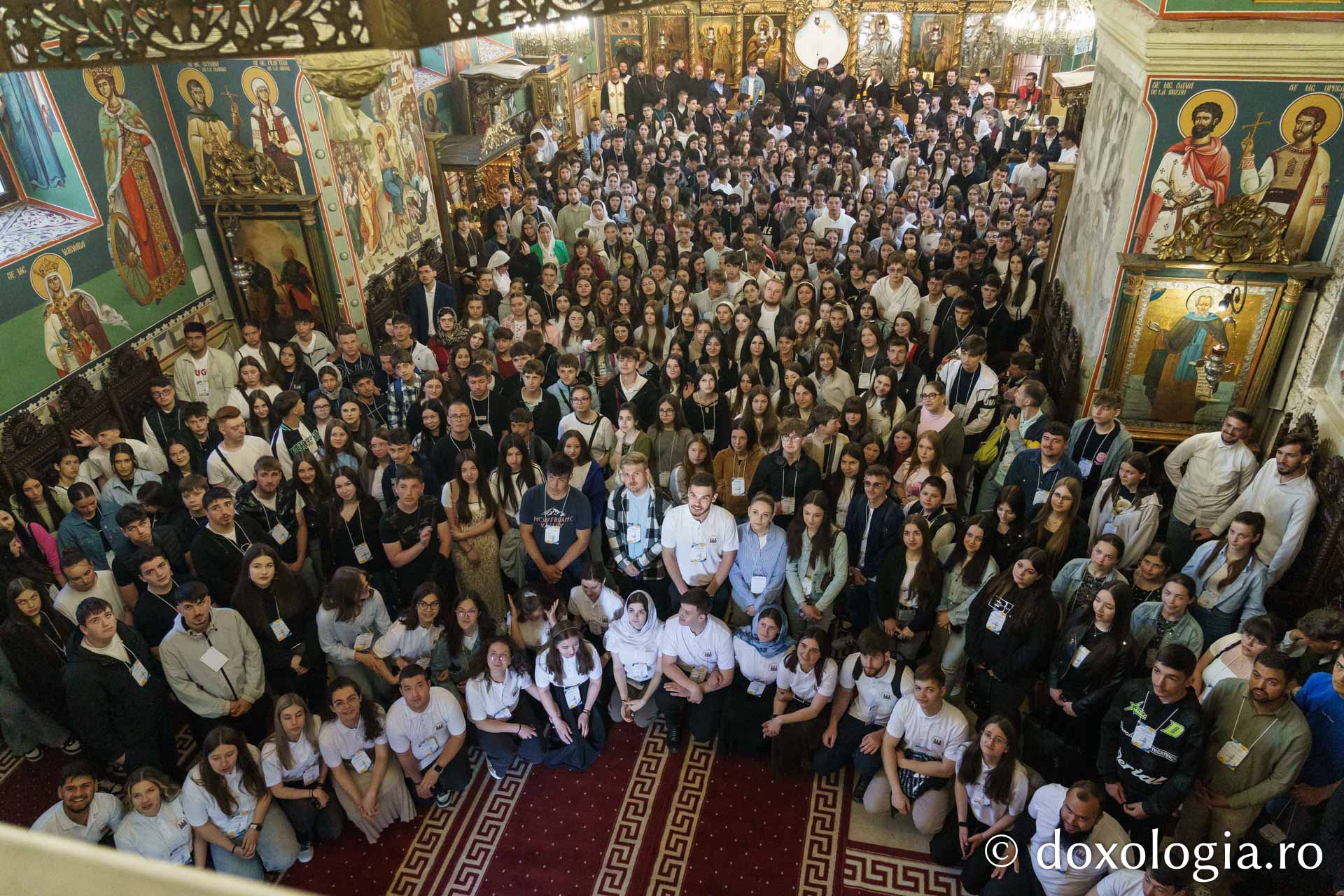 Peste 500 de tineri au participat la Întâlnirea anuală a tinerilor din protopopiatele ieșene / Foto: Mihail Vrăjitoru Peste 500 de tineri au participat la Întâlnirea anuală a tinerilor din protopopiatele ieșene