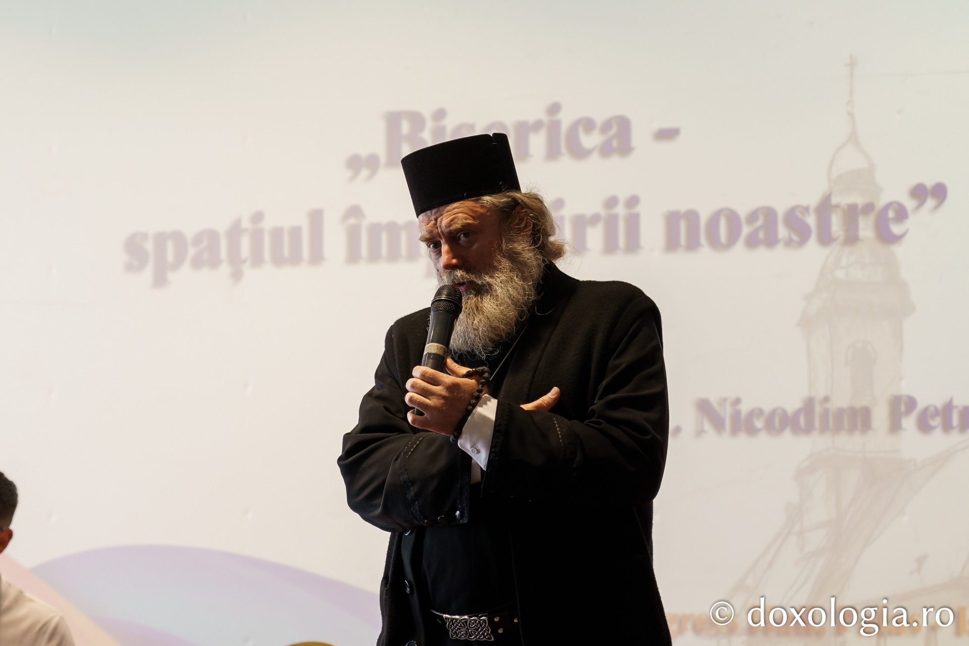 Peste 500 de tineri au participat la Întâlnirea anuală a tinerilor din protopopiatele ieșene / Foto: Mihail Vrăjitoru Peste 500 de tineri au participat la Întâlnirea anuală a tinerilor din protopopiatele ieșene