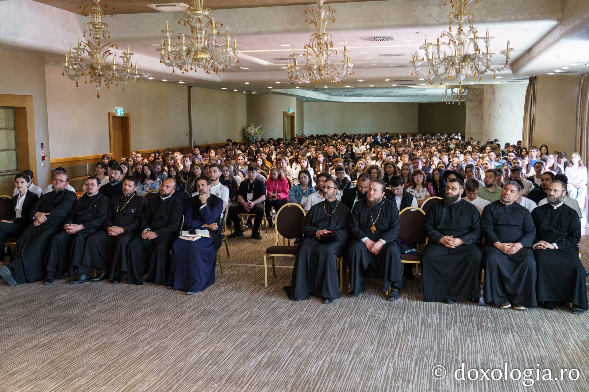 Peste 500 de tineri au participat la Întâlnirea anuală a tinerilor din protopopiatele ieșene / Foto: Mihail Vrăjitoru Peste 500 de tineri au participat la Întâlnirea anuală a tinerilor din protopopiatele ieșene