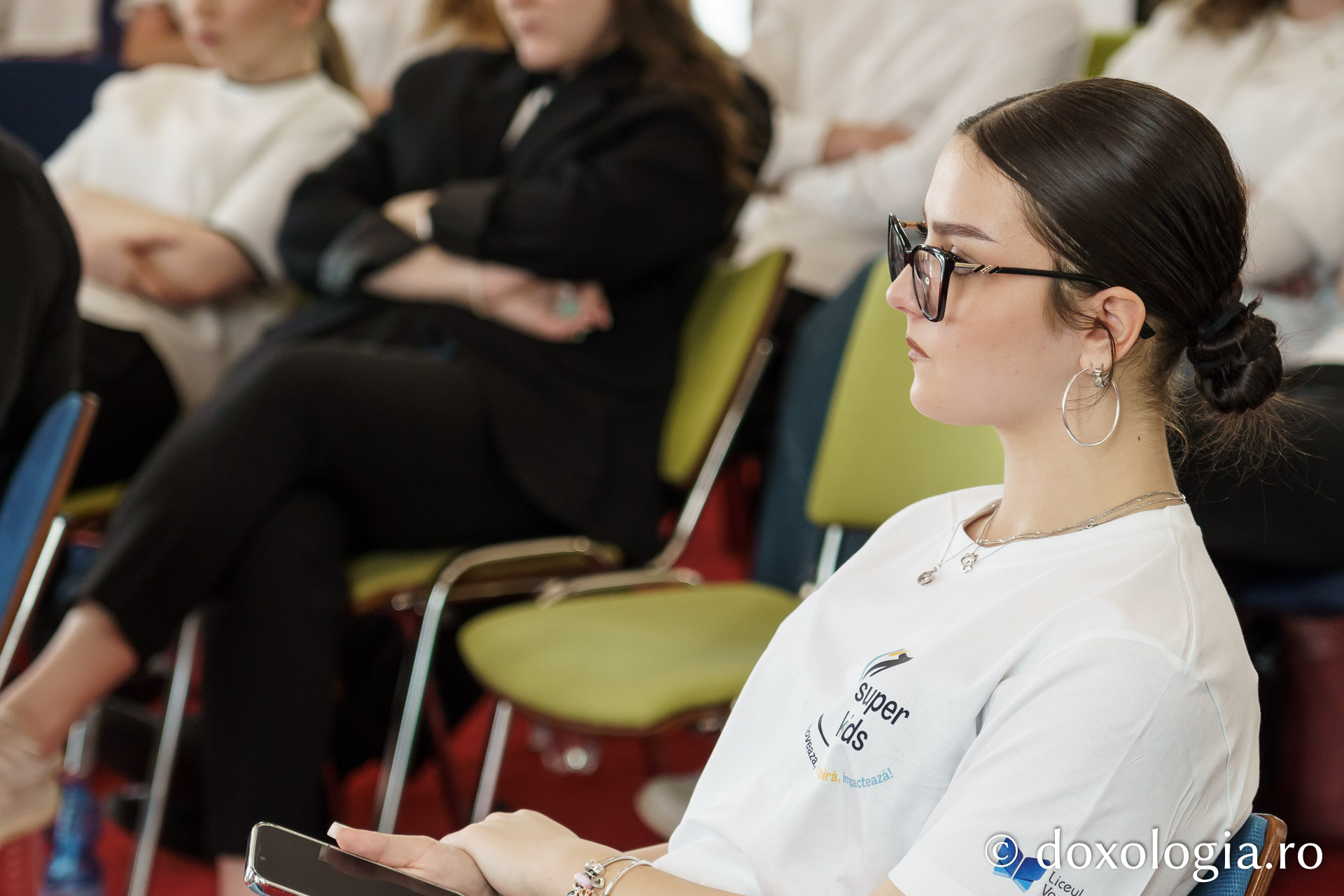 Dialog și inspirație la Superkids: Patricia Brohanschi și Alex Dima, invitații unei întâlniri de suflet cu tinerii