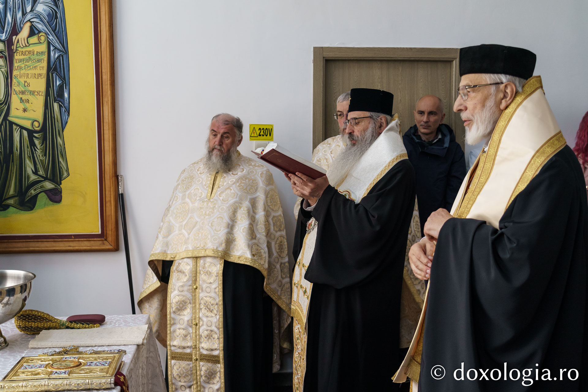 La Seminarul Teologic Ortodox „Veniamin Costachi” de la Mănăstirea Neamț a fost sfințit cabinetul stomatologic școlar „Sfântul Calinic de la Cernica”